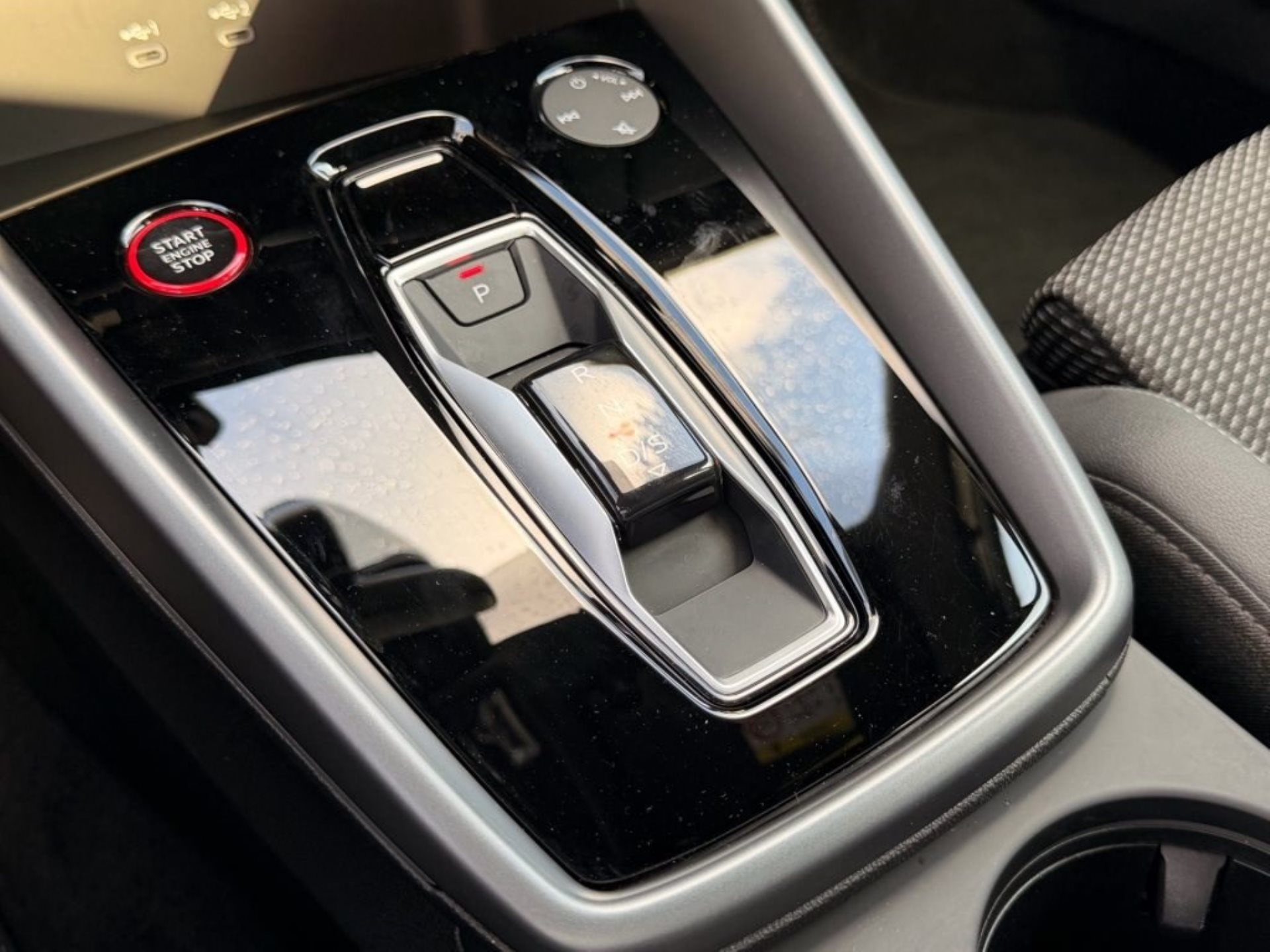 AUDI S3 SPORTBACK 2.0 TFSI QUATTRO *** FACELIFT & AKRAPOVIC ABGAS ***-image-19