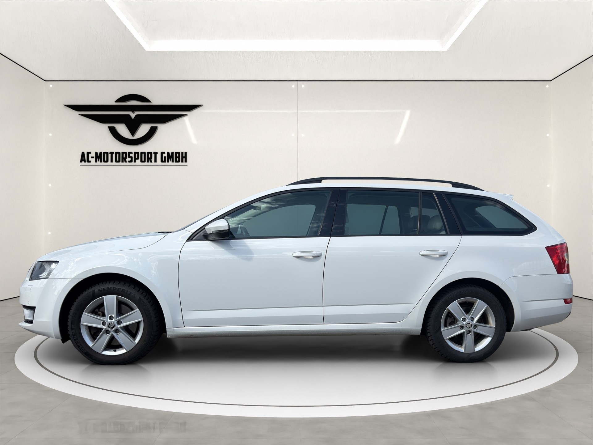 SKODA Octavia Combi 1.8 TSI Elegance 4x4 DSG-image-4