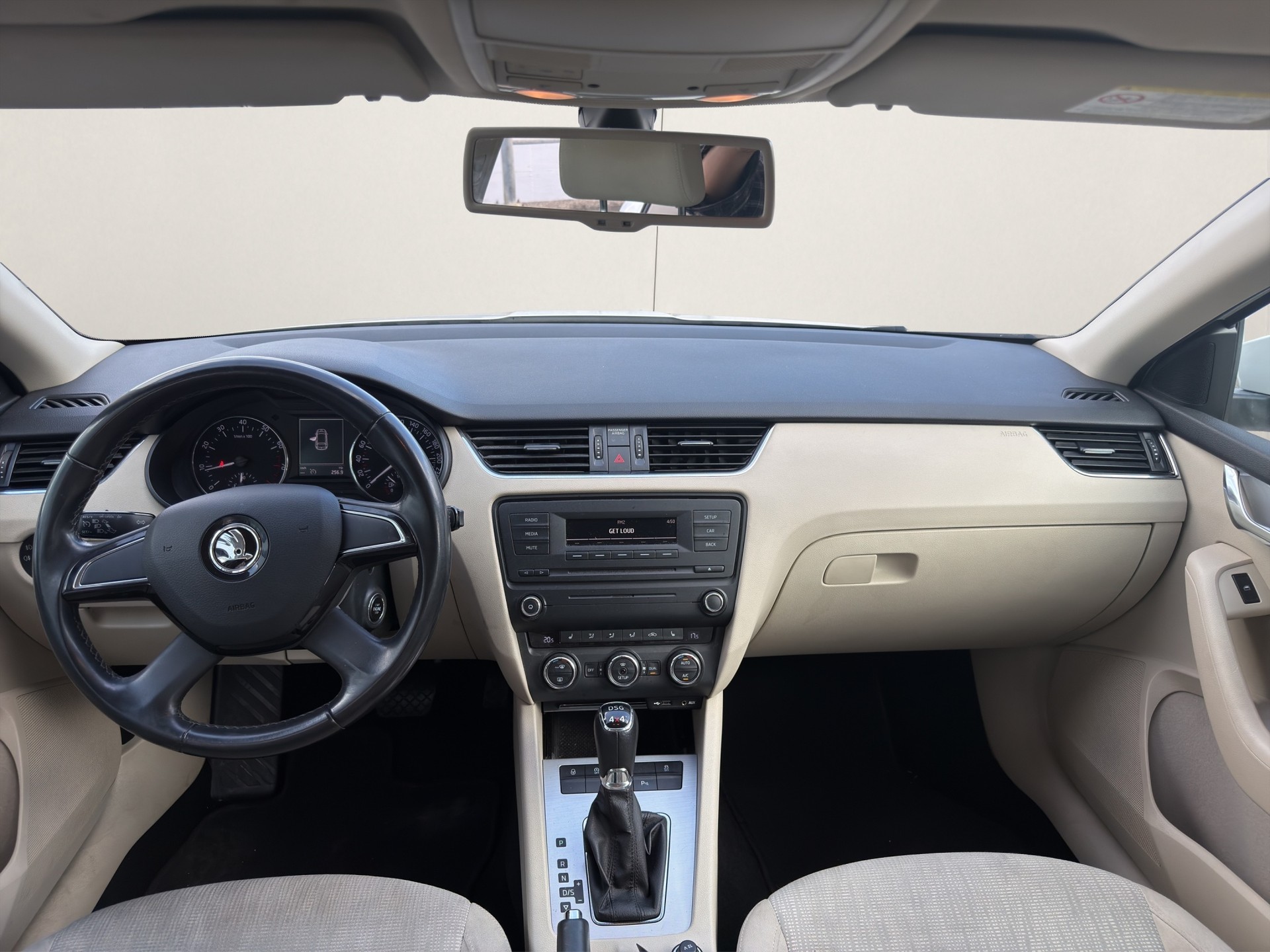 SKODA Octavia Combi 1.8 TSI Elegance 4x4 DSG-image-8