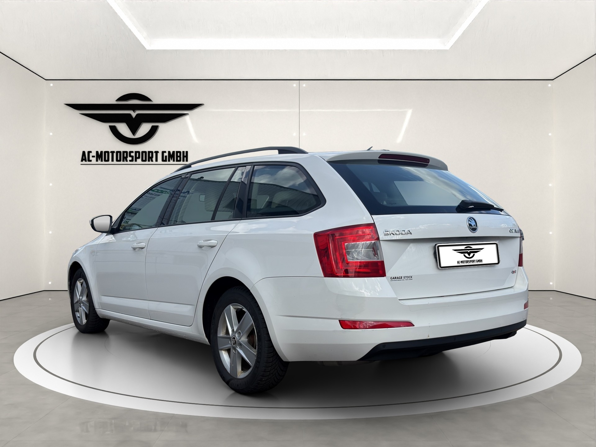 SKODA Octavia Combi 1.8 TSI Elegance 4x4 DSG-image-2