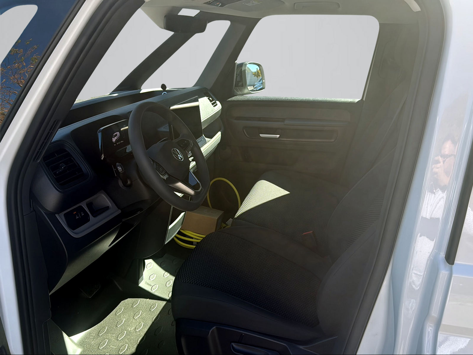 VW ID. Buzz Cargo Pro 4Motion-image-4