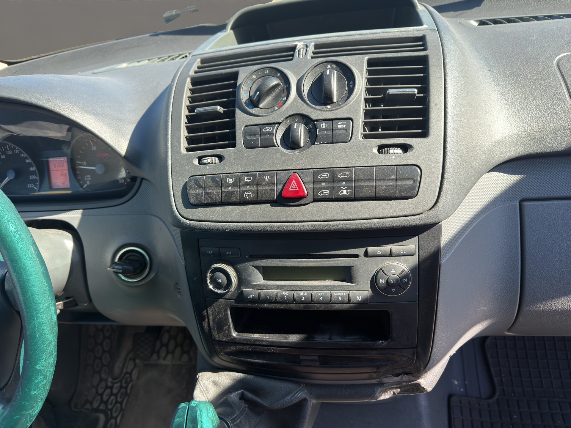 MERCEDES-BENZ Vito 111 CDI-image-11