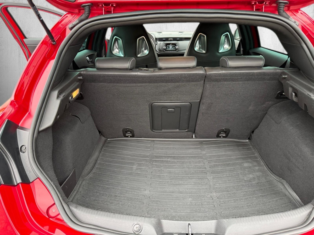ALFA ROMEO Giulietta 1750 TBi Quadrifoglio Verde TCT-image-11