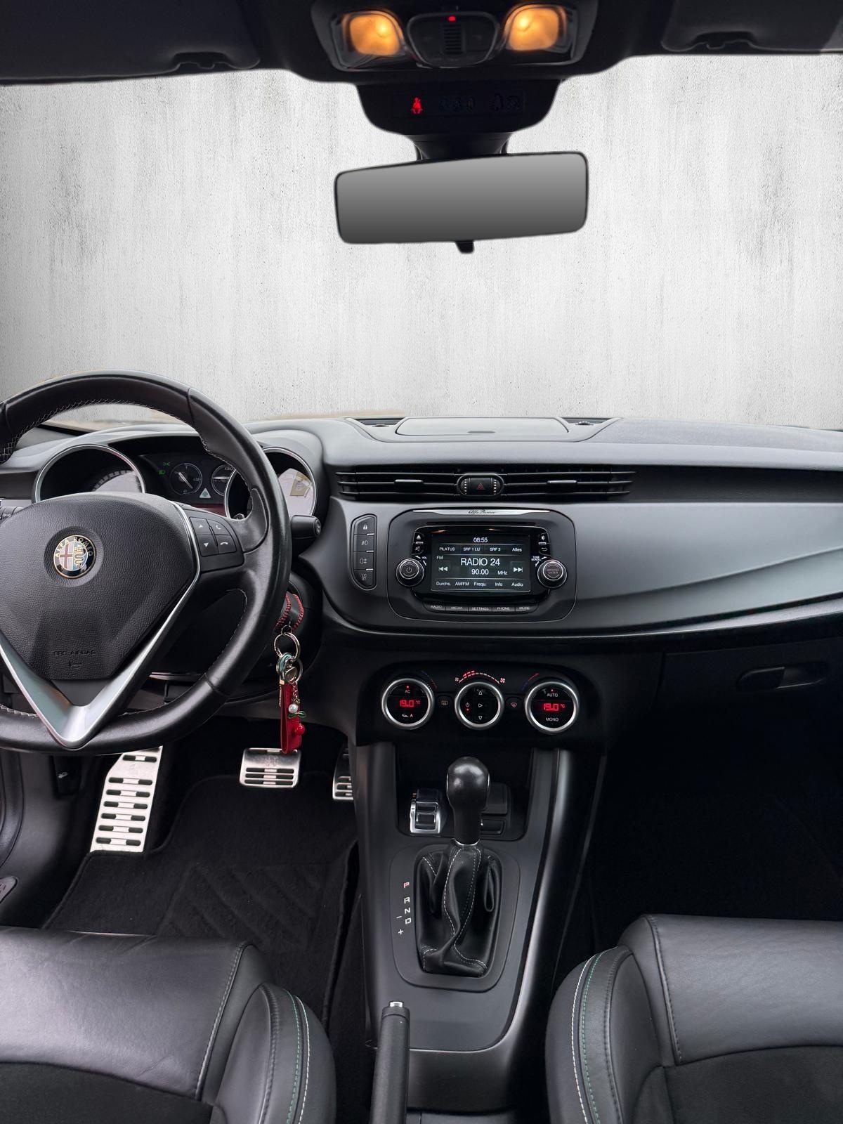 ALFA ROMEO Giulietta 1750 TBi Quadrifoglio Verde TCT-image-10