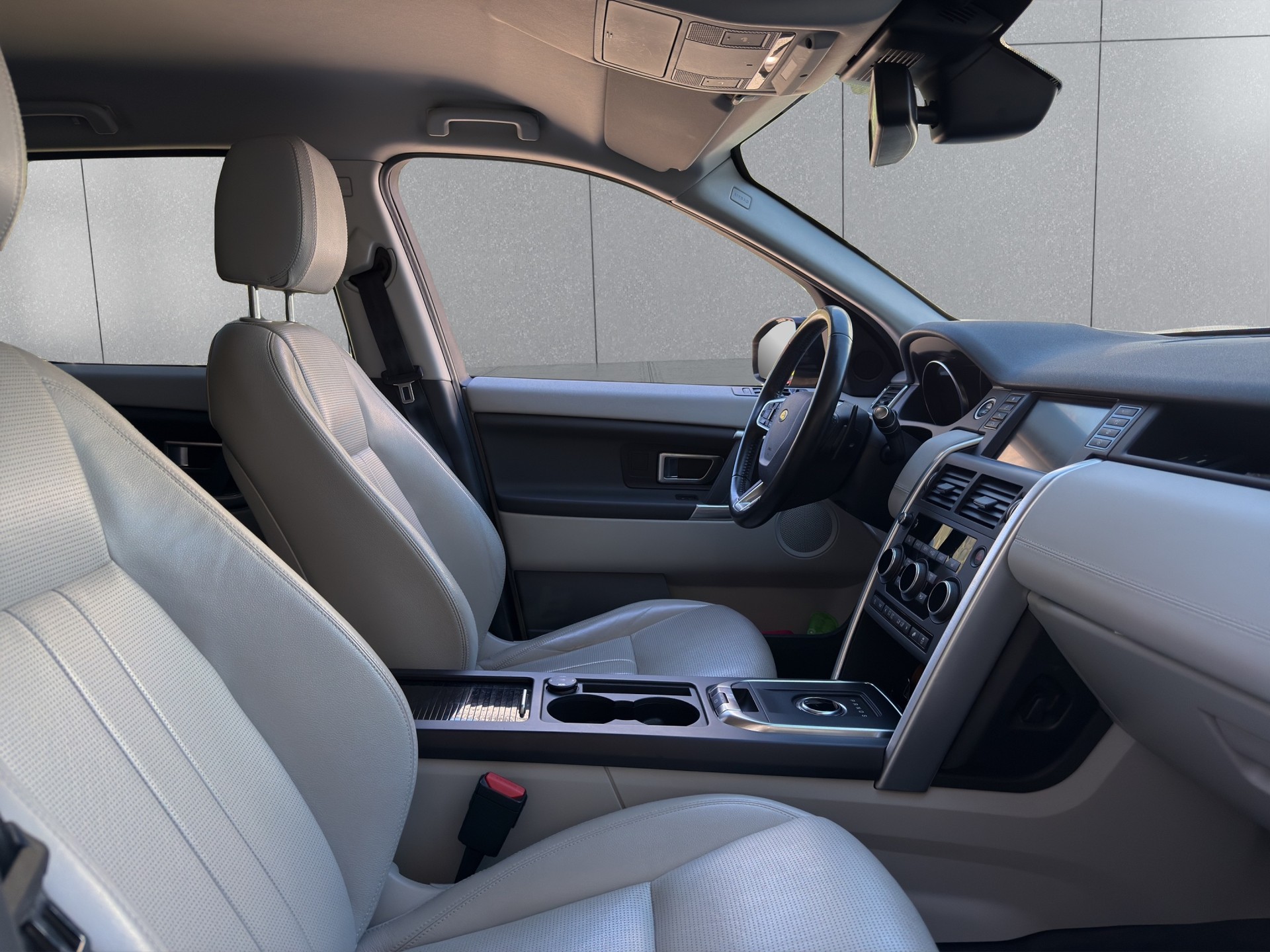 LAND ROVER Discovery Sport 2.0 TD4 SE AT9-image-10