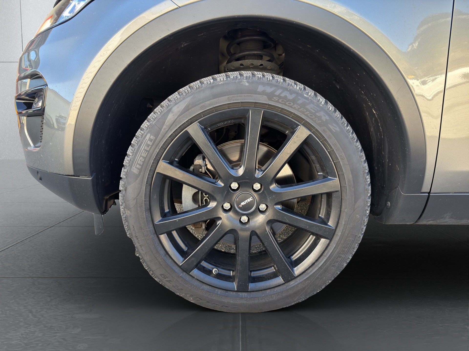 LAND ROVER Discovery Sport 2.0 TD4 SE AT9-image-6
