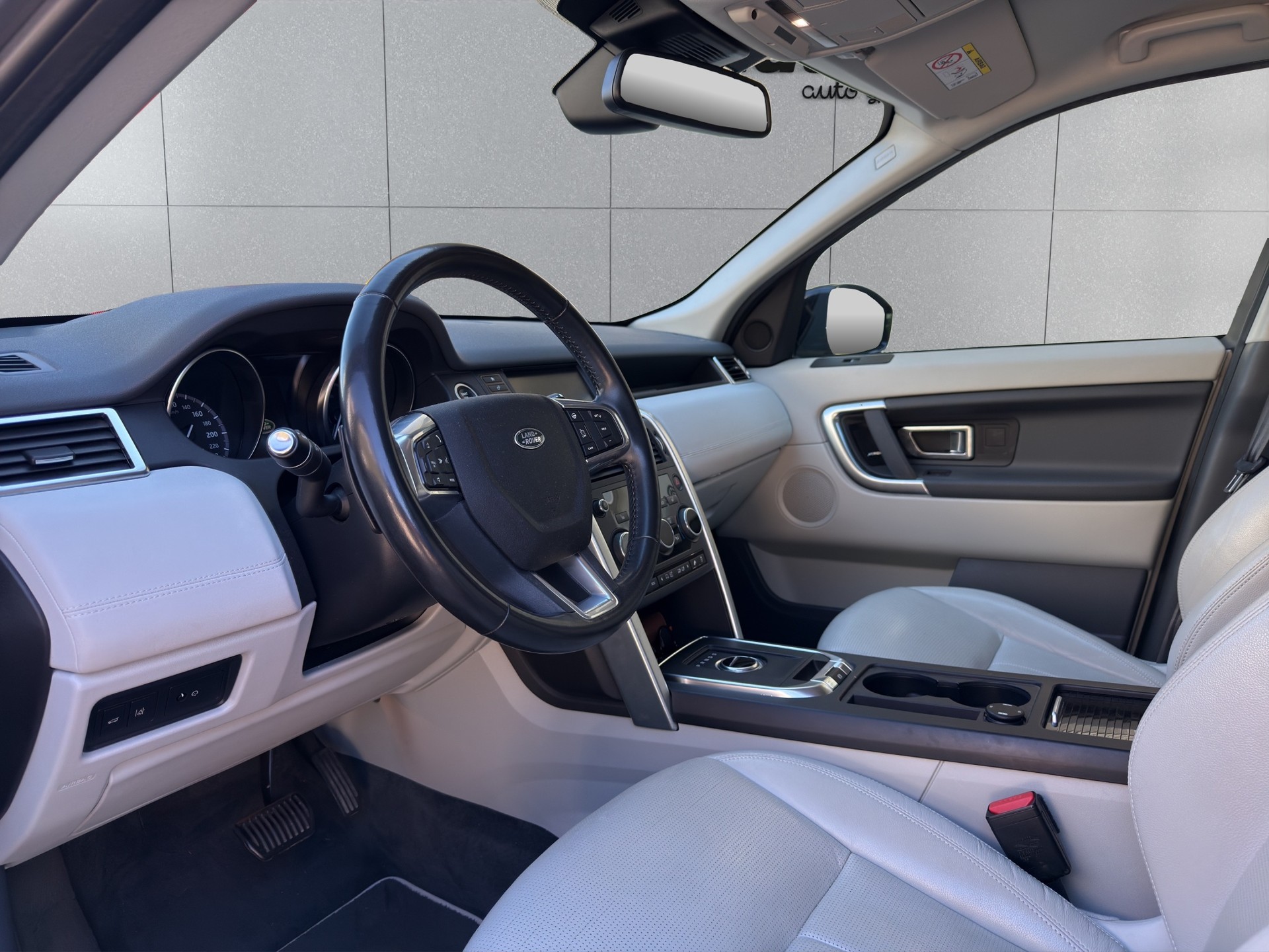 LAND ROVER Discovery Sport 2.0 TD4 SE AT9-image-7