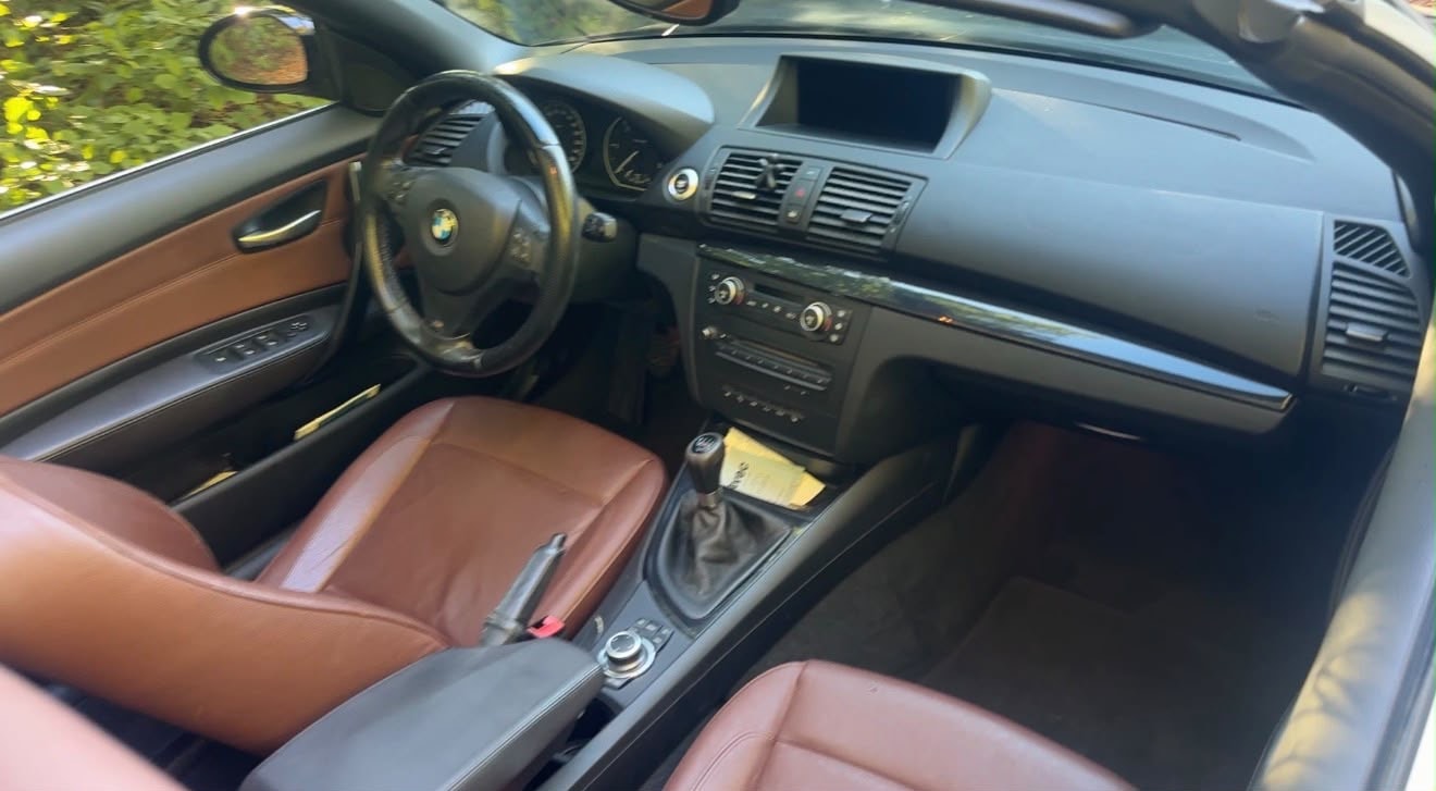 BMW 120d Cabrio-image-1