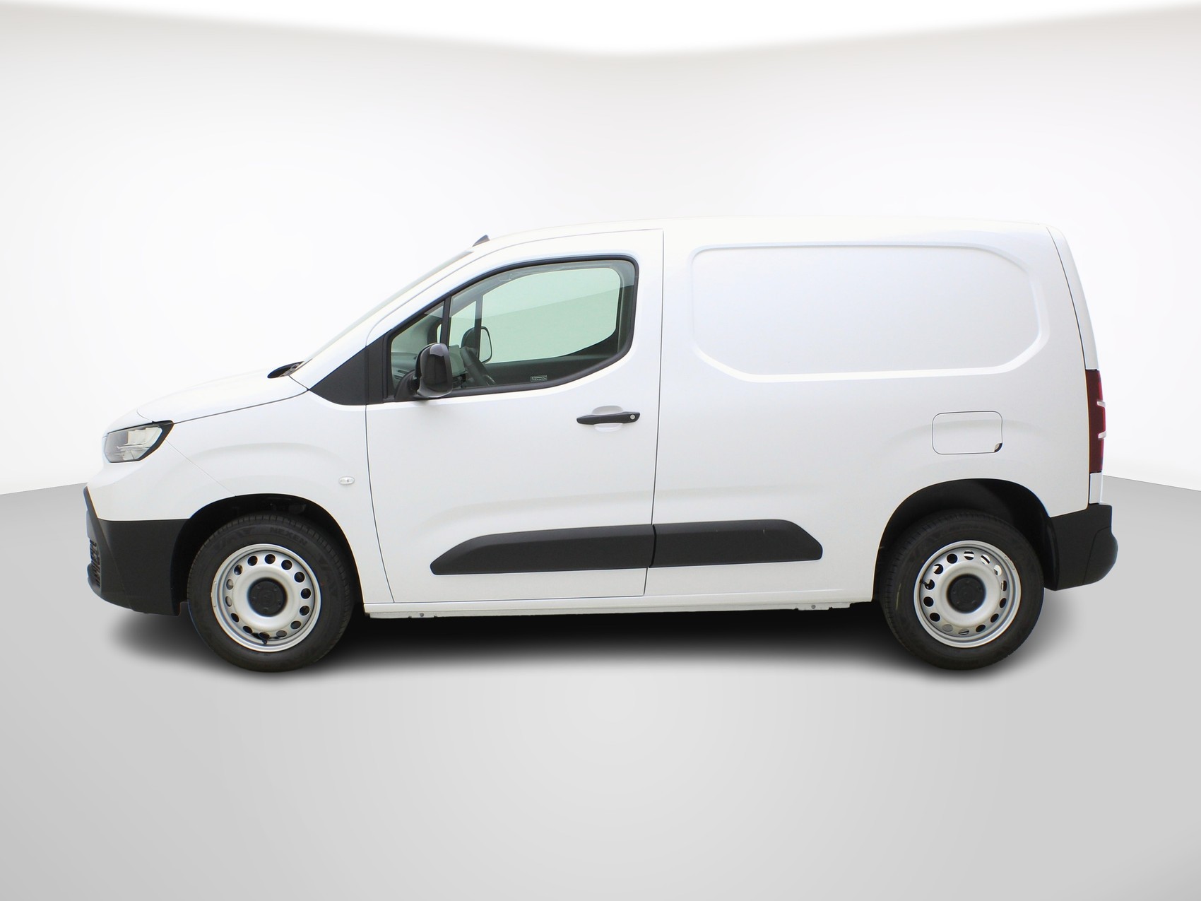 TOYOTA Proace City Van L1 52KWh Active-image-1