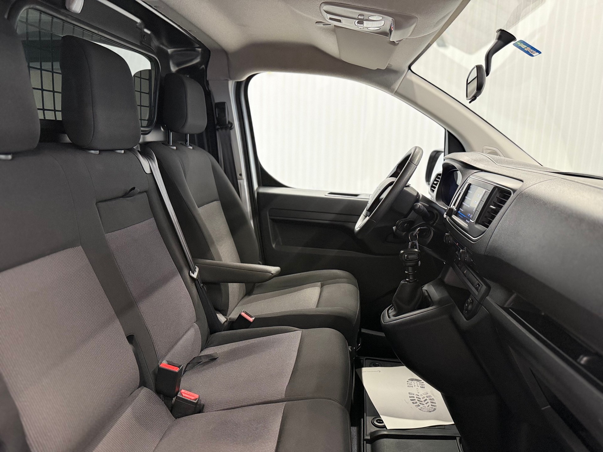 PEUGEOT Expert 1.5 BlueHDi 100 S&S Standard-image-8
