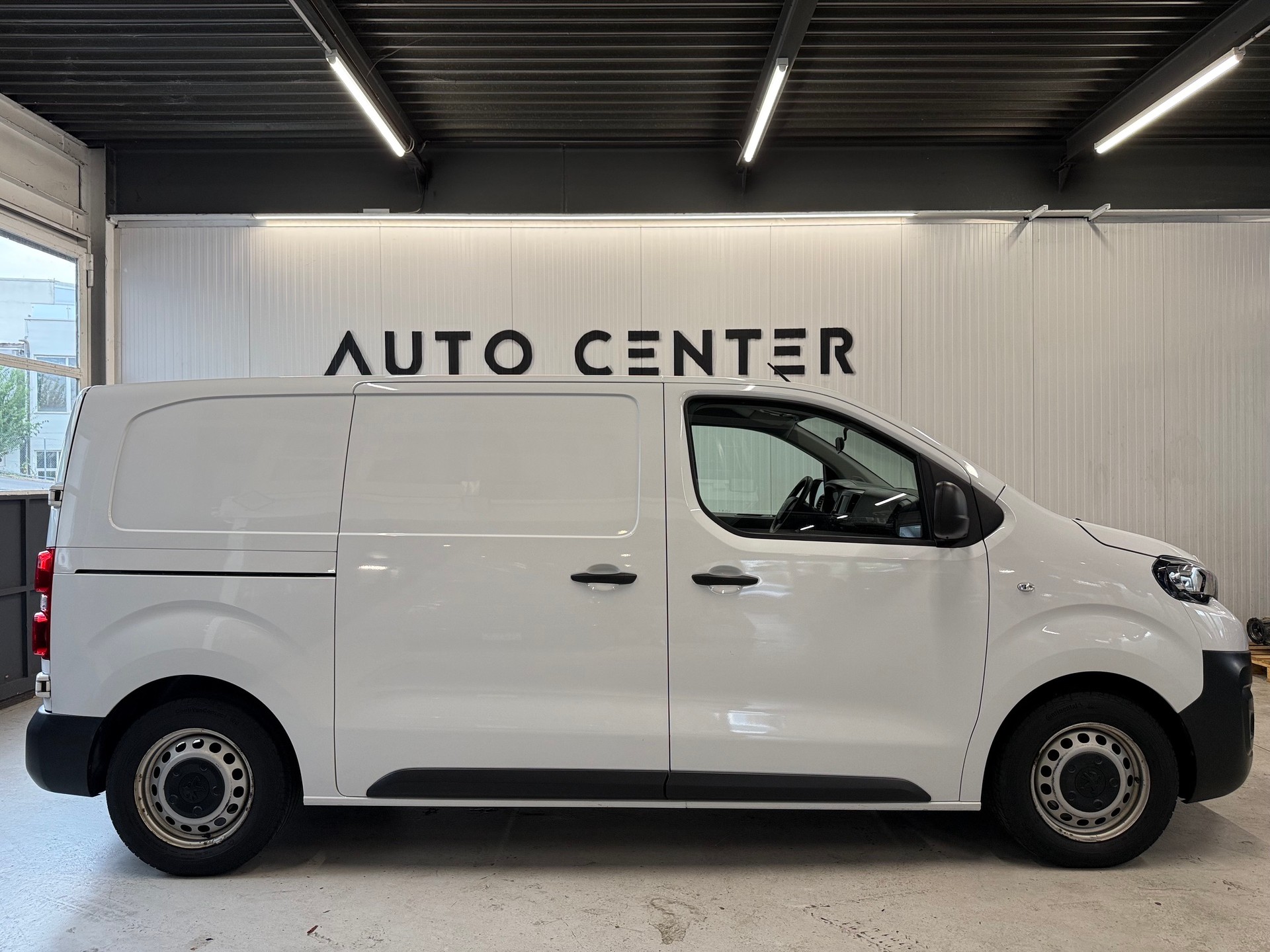 PEUGEOT Expert 1.5 BlueHDi 100 S&S Standard-image-0