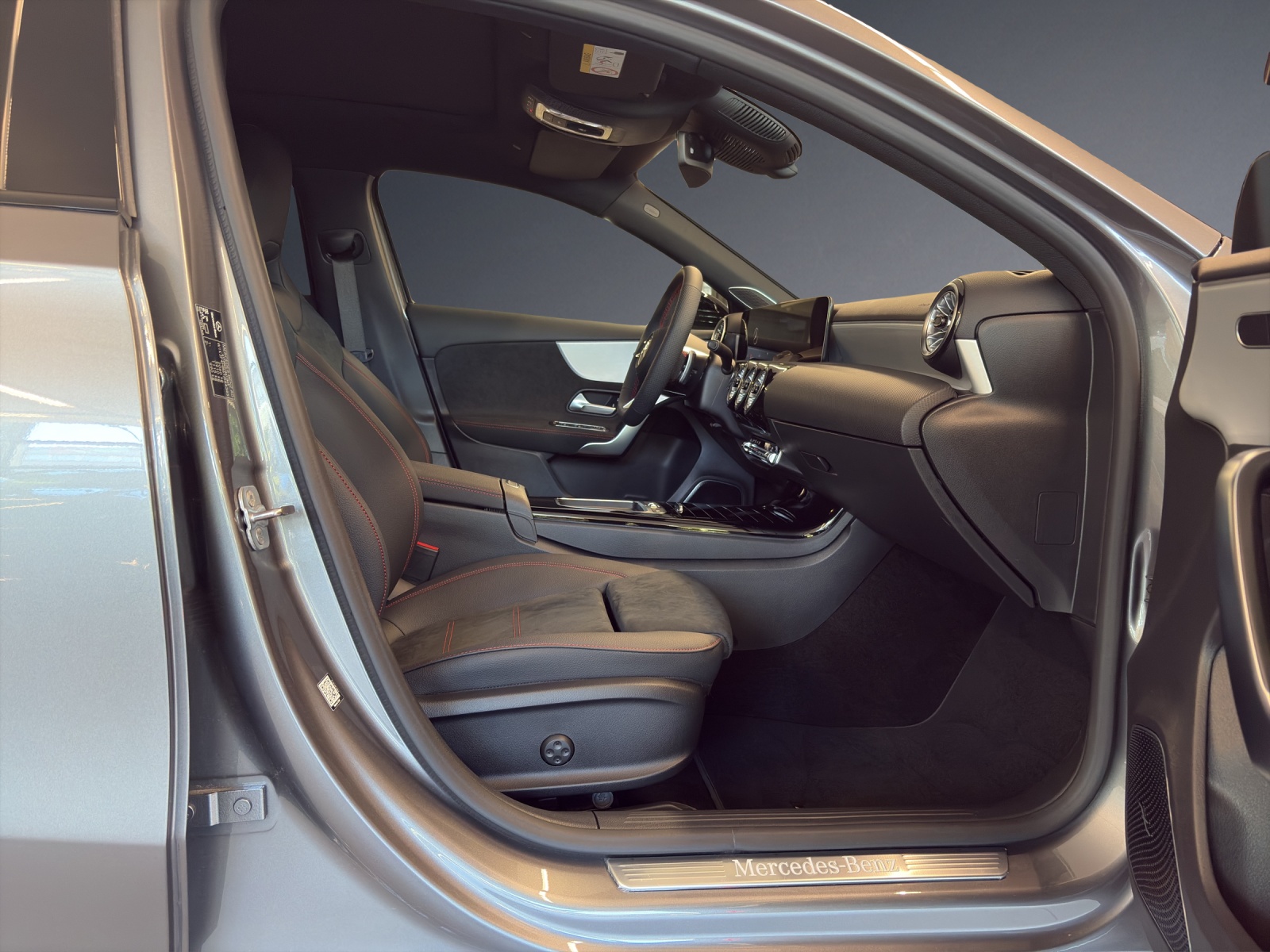 MERCEDES-BENZ A250 4MATIC Berline Compacte-image-7