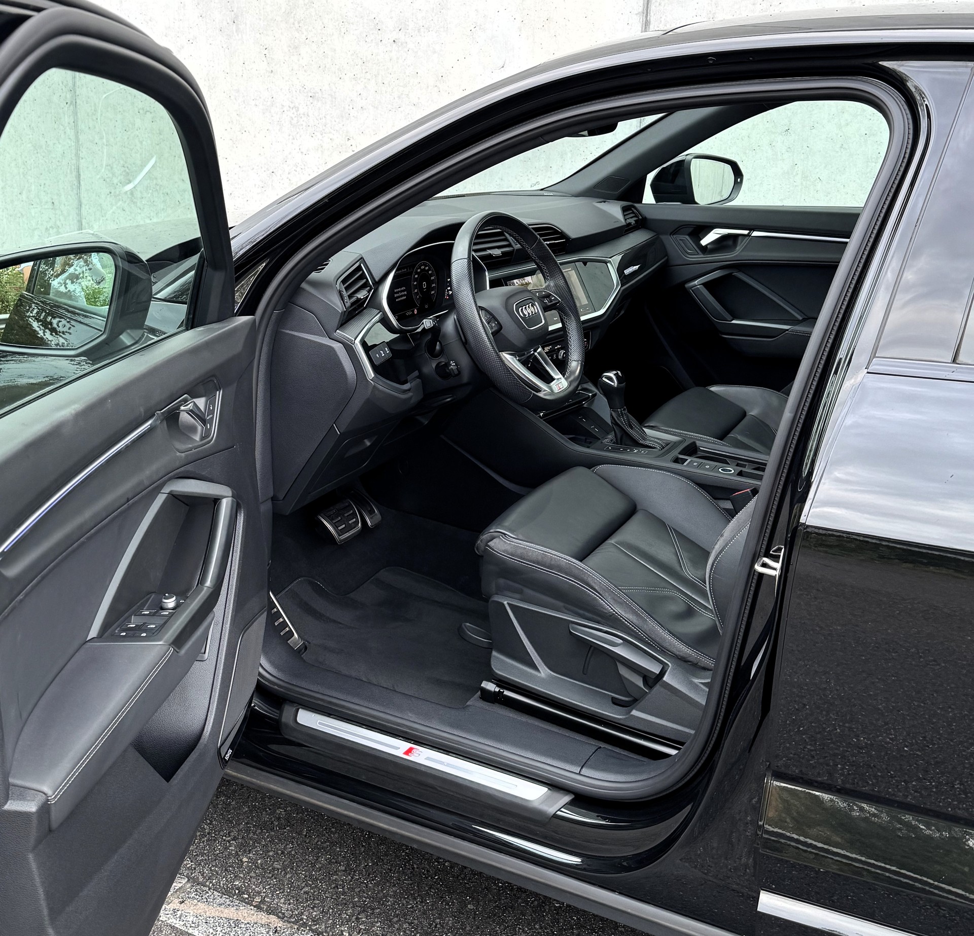 AUDI Q3 Sportback 40 TDI S line quattro Attraction S-tronic CH FZ | Gratis Service & Service gepflegt | 1 Hand FZ-image-5
