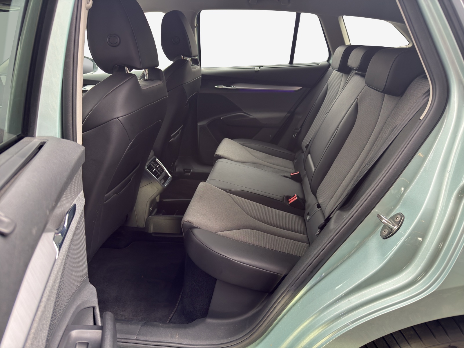 SKODA Enyaq iV 80-image-11