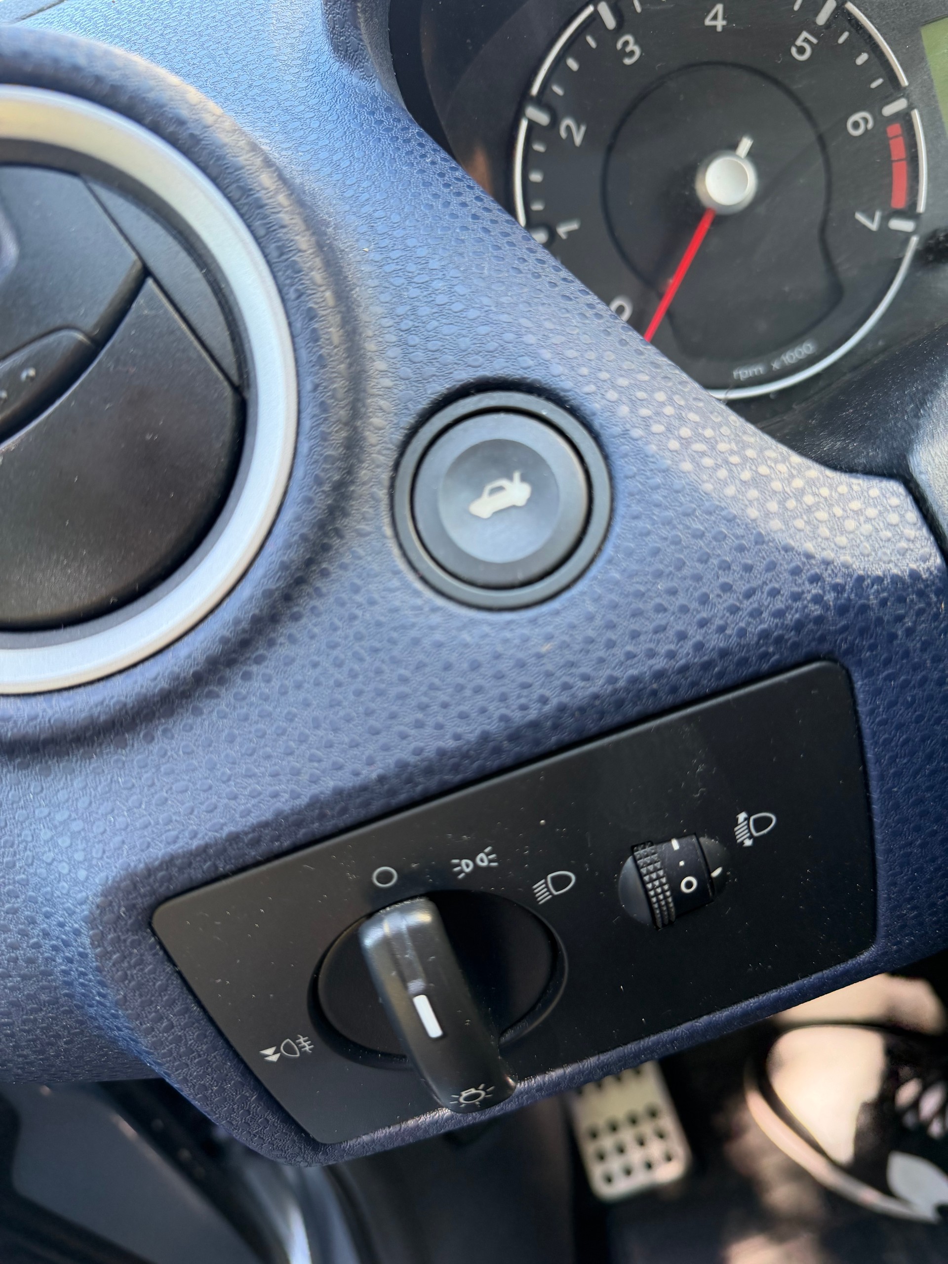 FORD Fiesta 1.6 16V Trend-image-9