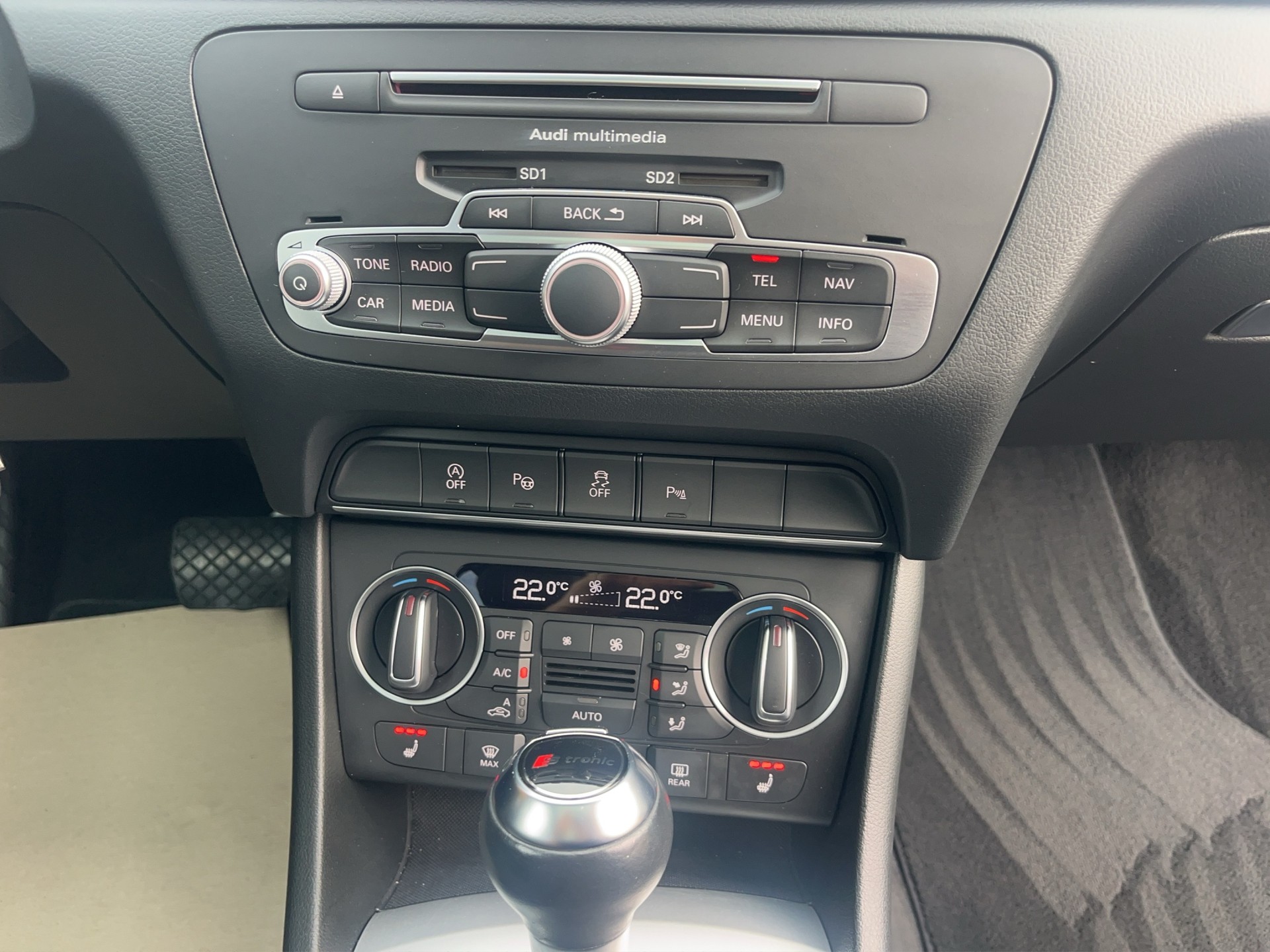 AUDI Q3 1.4 TFSI sport S-tronic-image-9