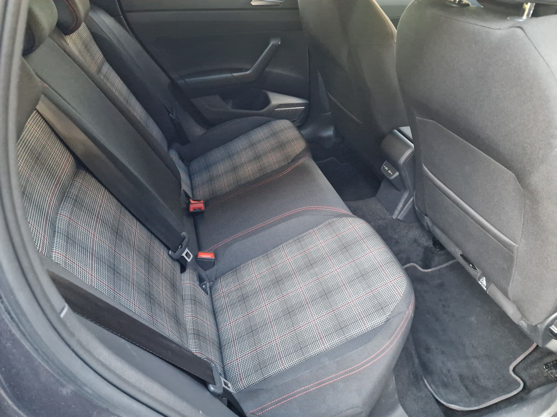 VW Polo 2.0 TSI GTI DSG-image-8