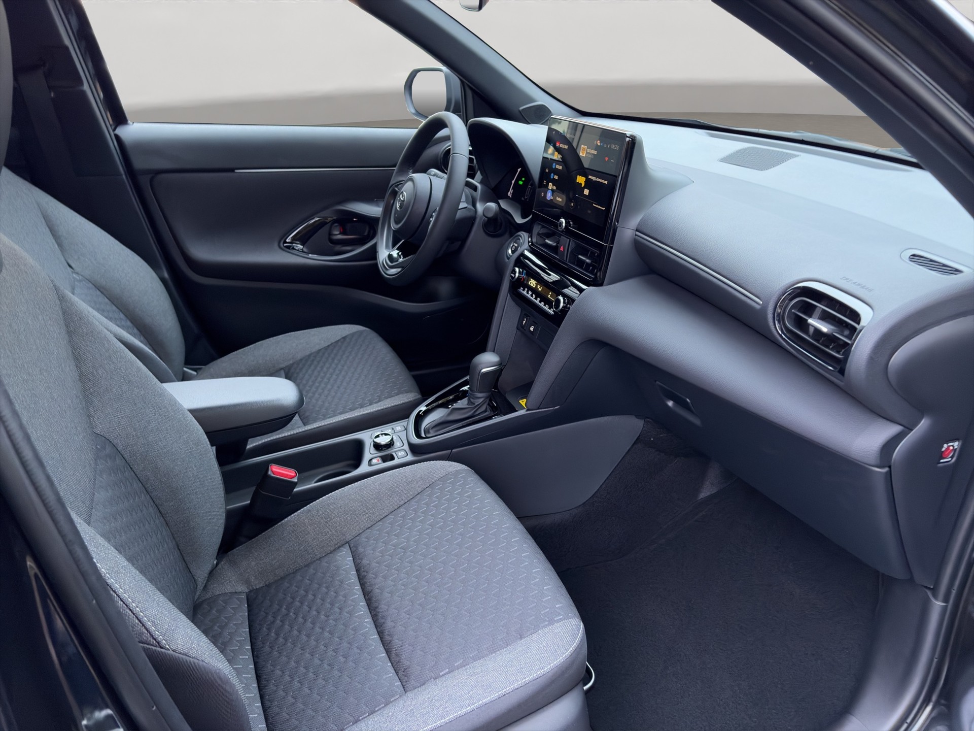 TOYOTA Yaris Cross 1.5 Trend AWDi e-CVT-image-7