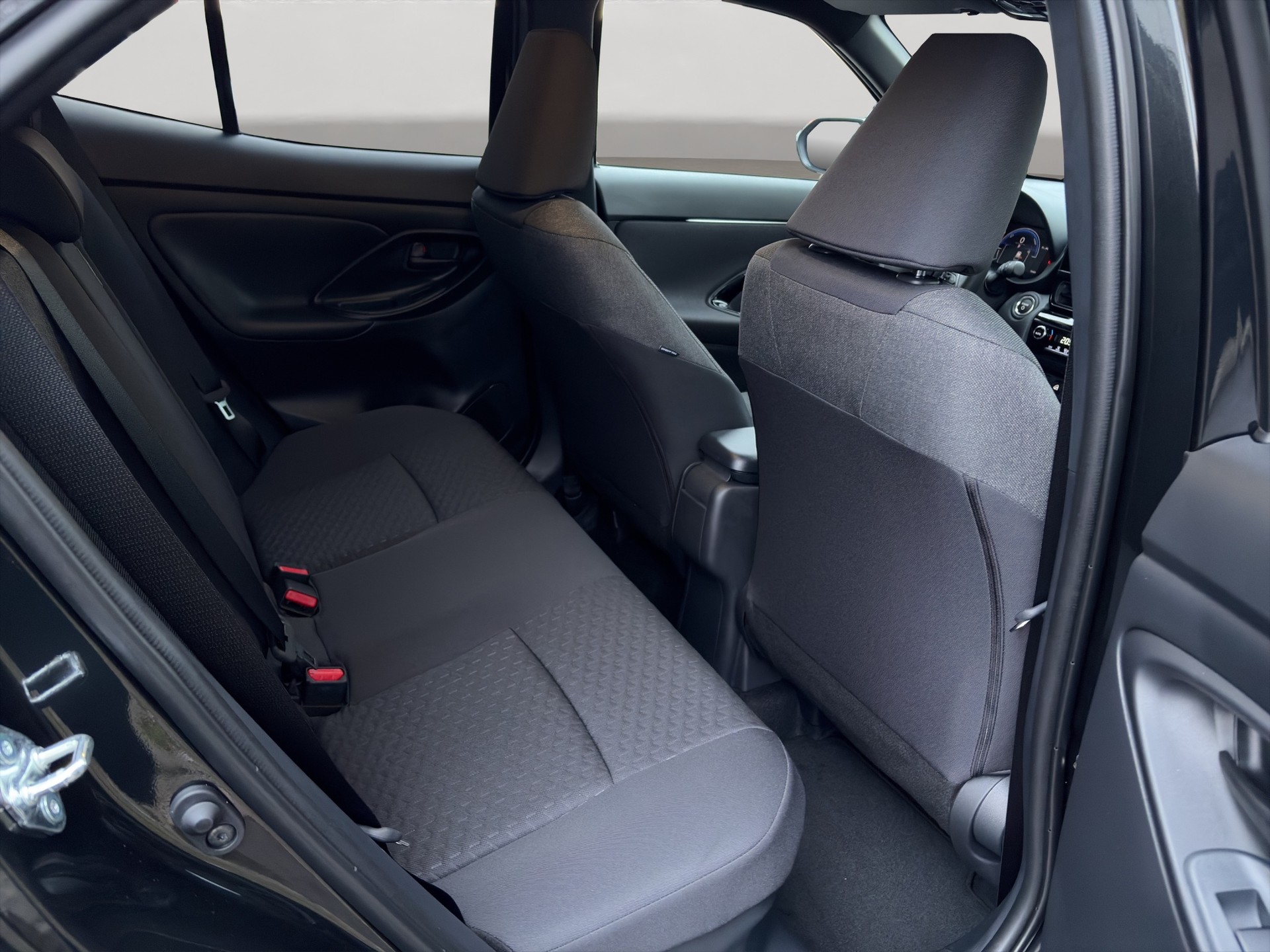 TOYOTA Yaris Cross 1.5 Trend AWDi e-CVT-image-8