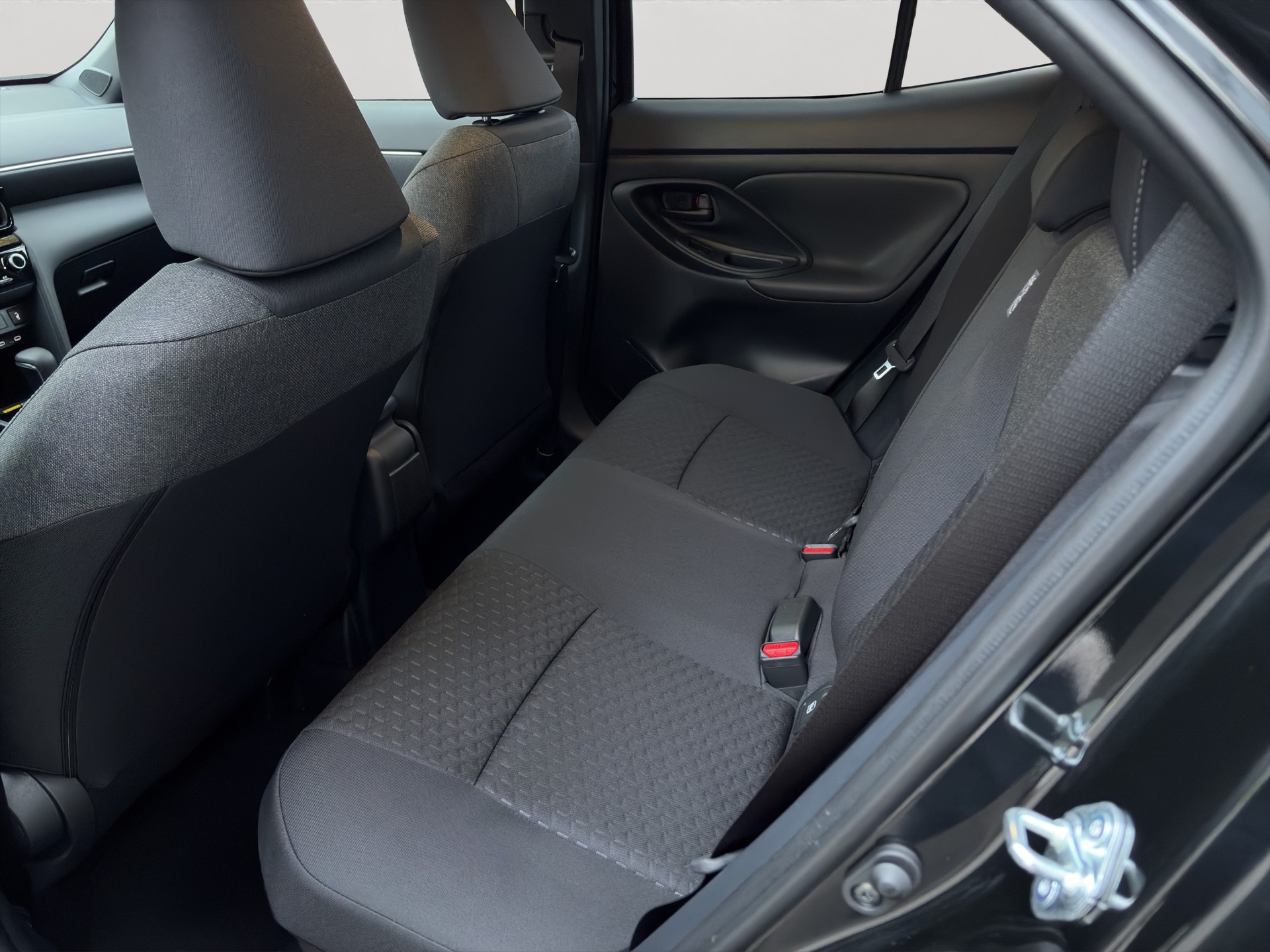 TOYOTA Yaris Cross 1.5 Trend AWDi e-CVT-image-6
