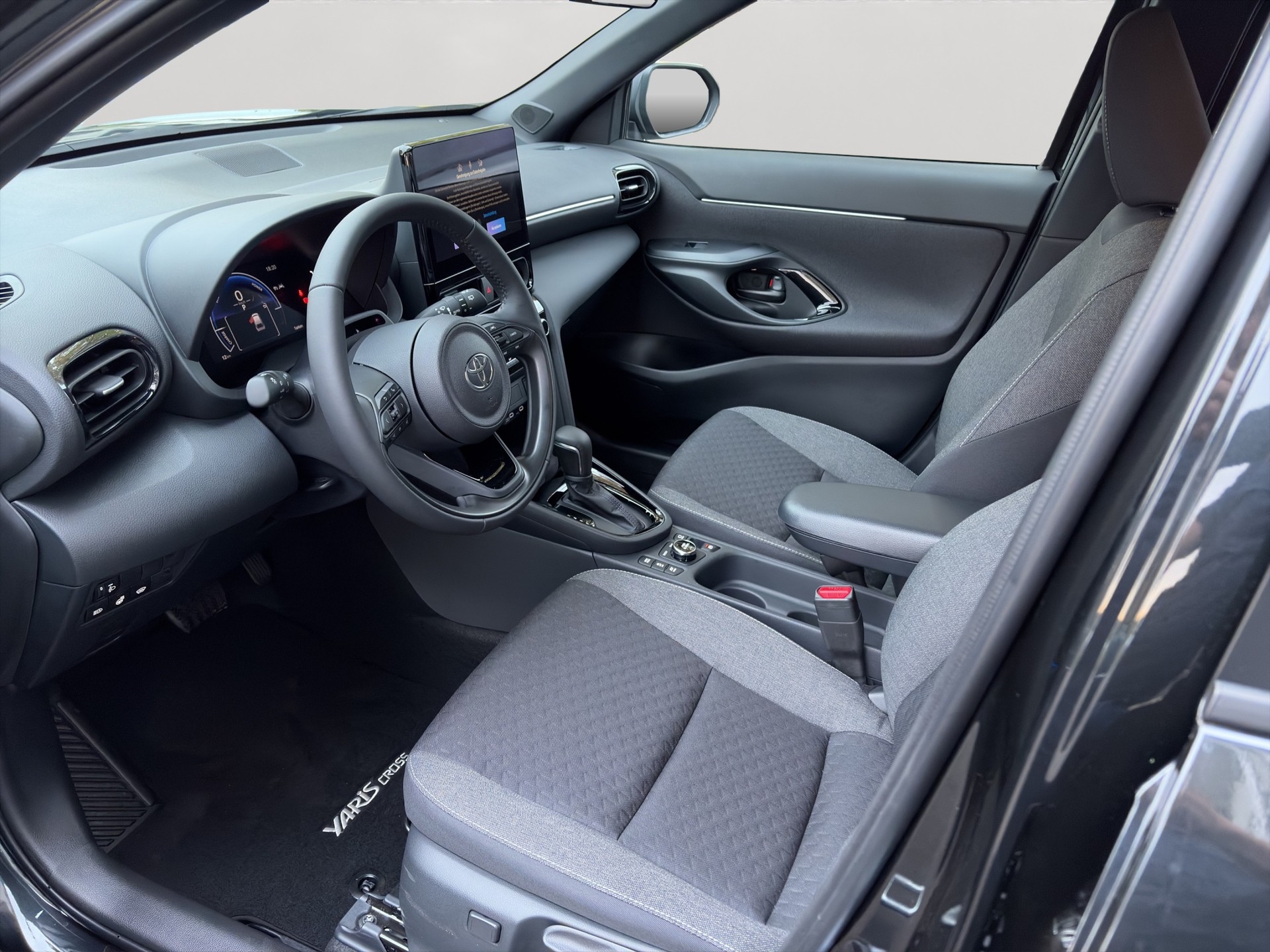 TOYOTA Yaris Cross 1.5 Trend AWDi e-CVT-image-5