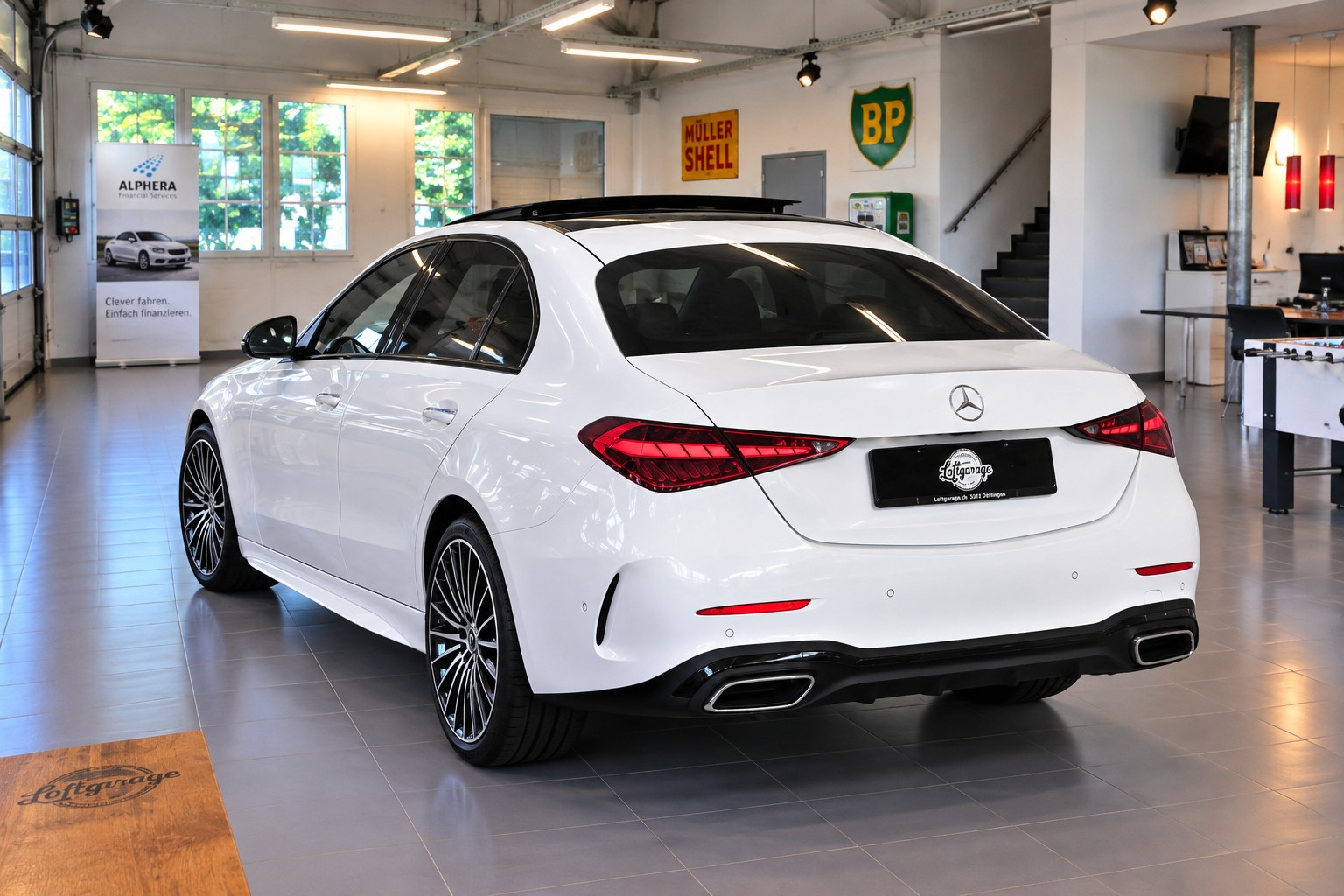 MERCEDES-BENZ C 300 d AMG Line 4 Matic-image-3