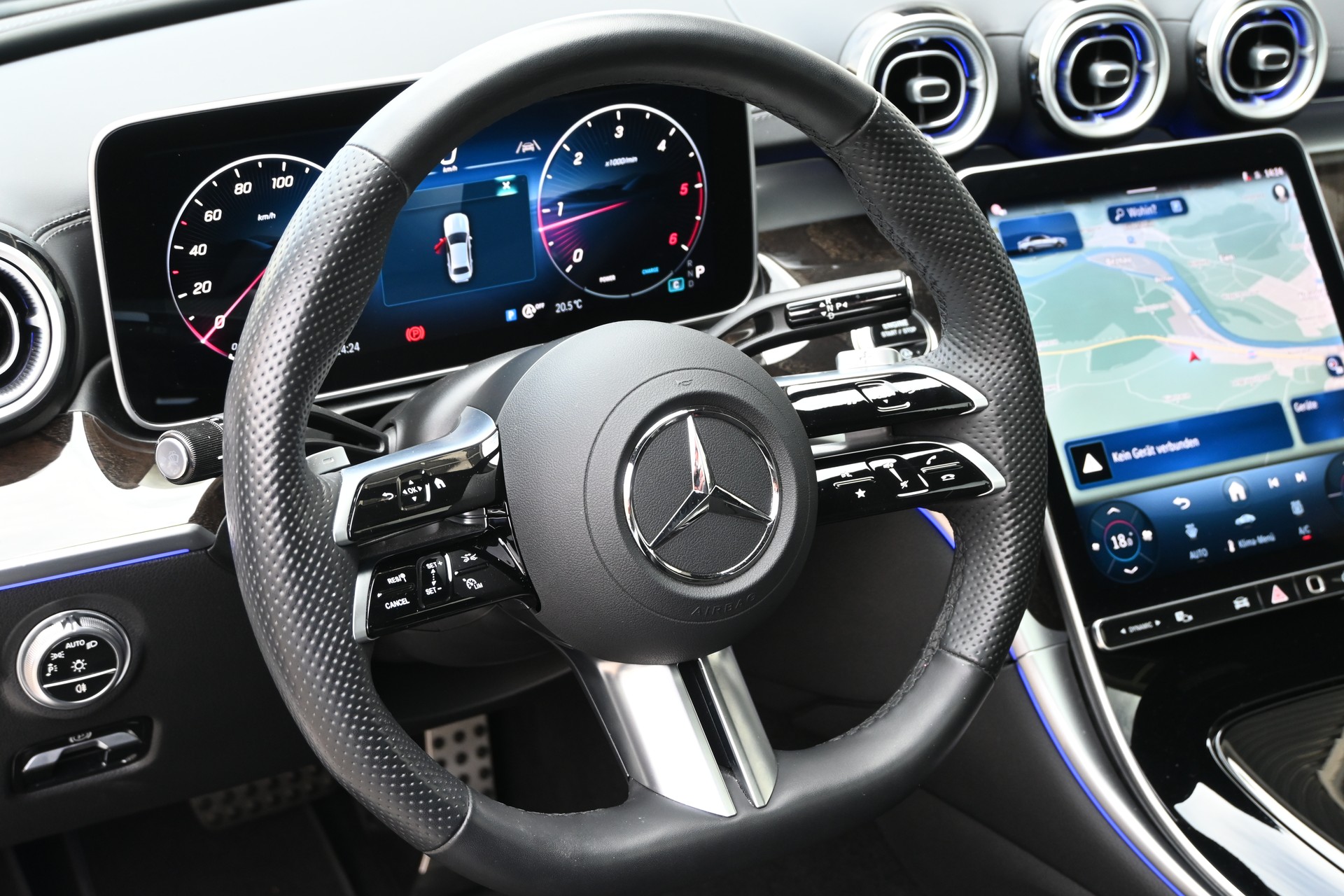 MERCEDES-BENZ C 300 d AMG Line 4 Matic-image-15