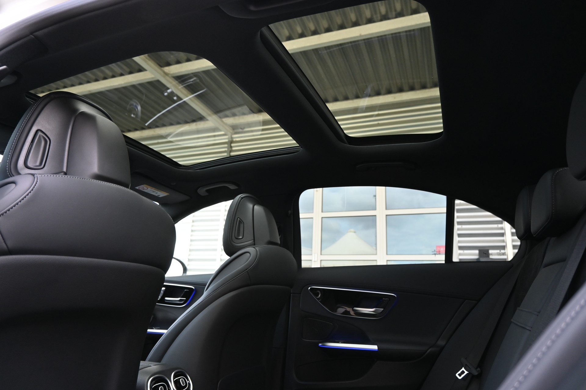MERCEDES-BENZ C 300 d AMG Line 4 Matic-image-8