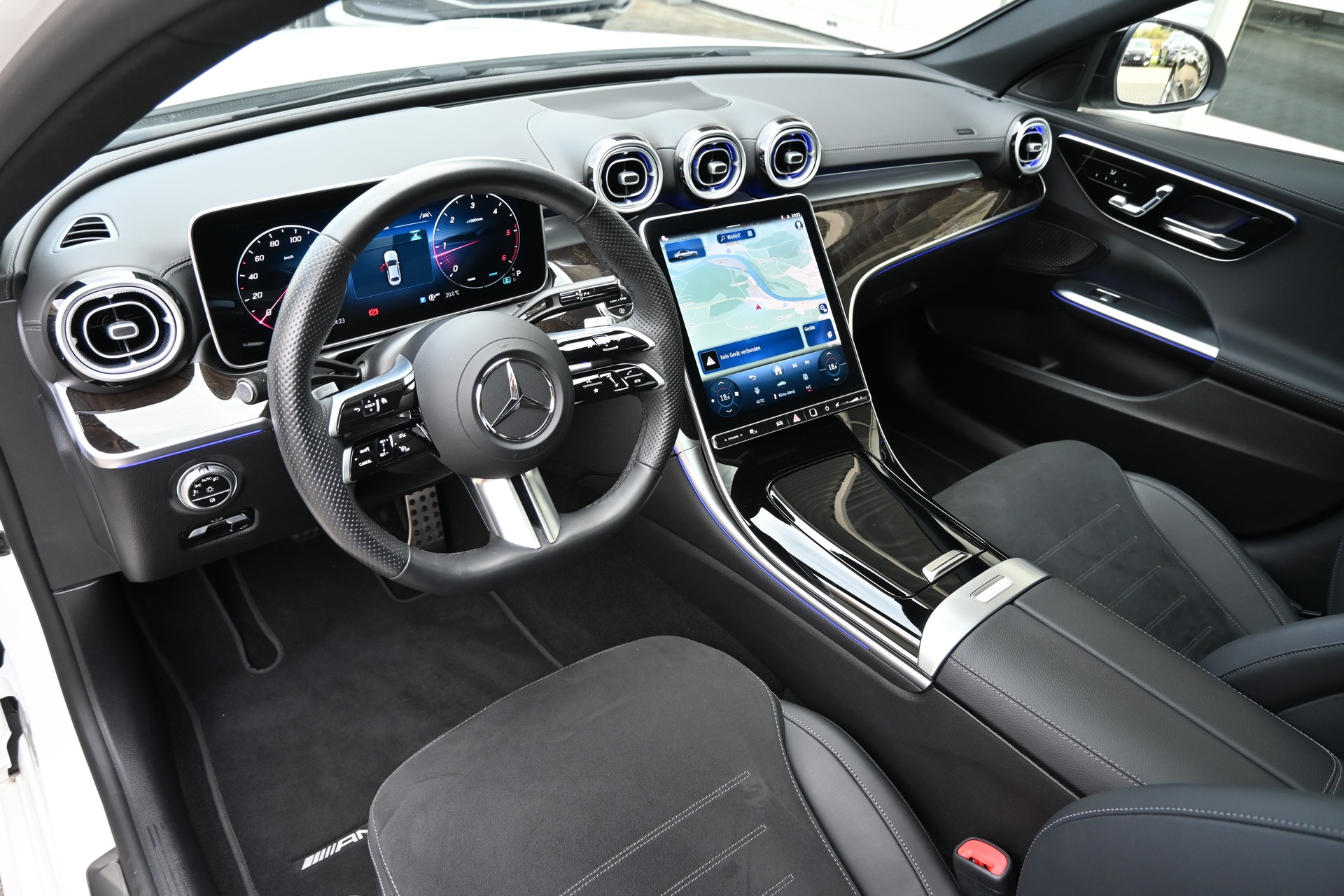 MERCEDES-BENZ C 300 d AMG Line 4 Matic-image-9