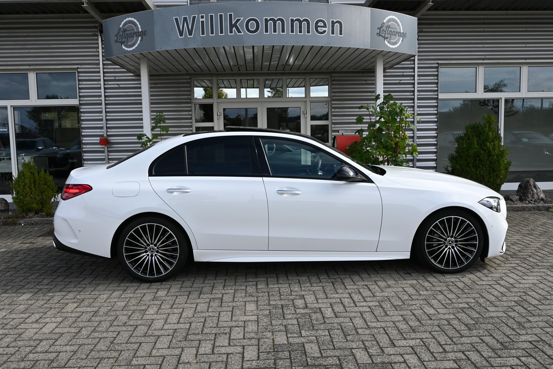 MERCEDES-BENZ C 300 d AMG Line 4 Matic-image-4