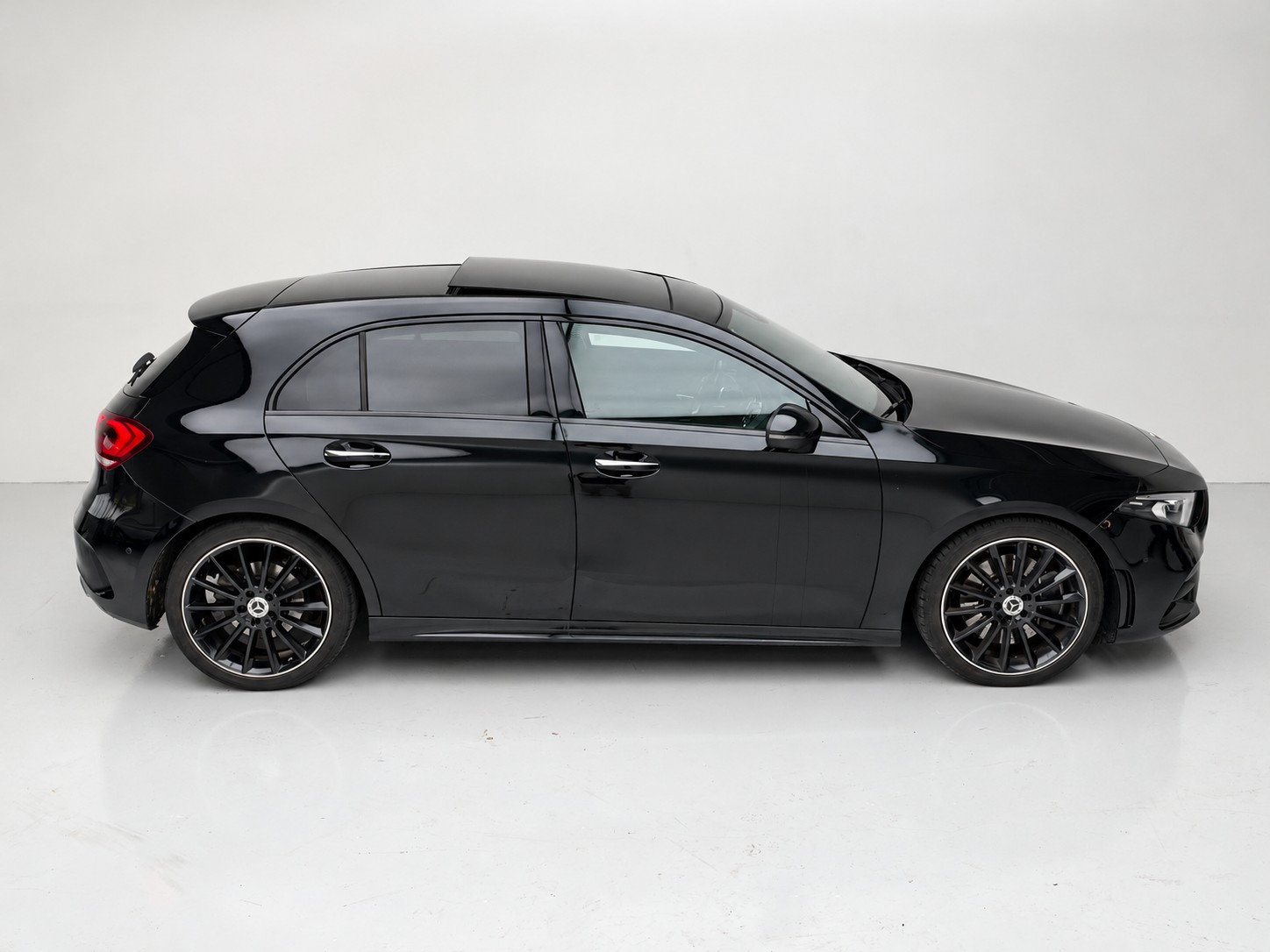 MERCEDES-BENZ A 250 4Matic AMG Line 4Matic 7G-DCT-image-9