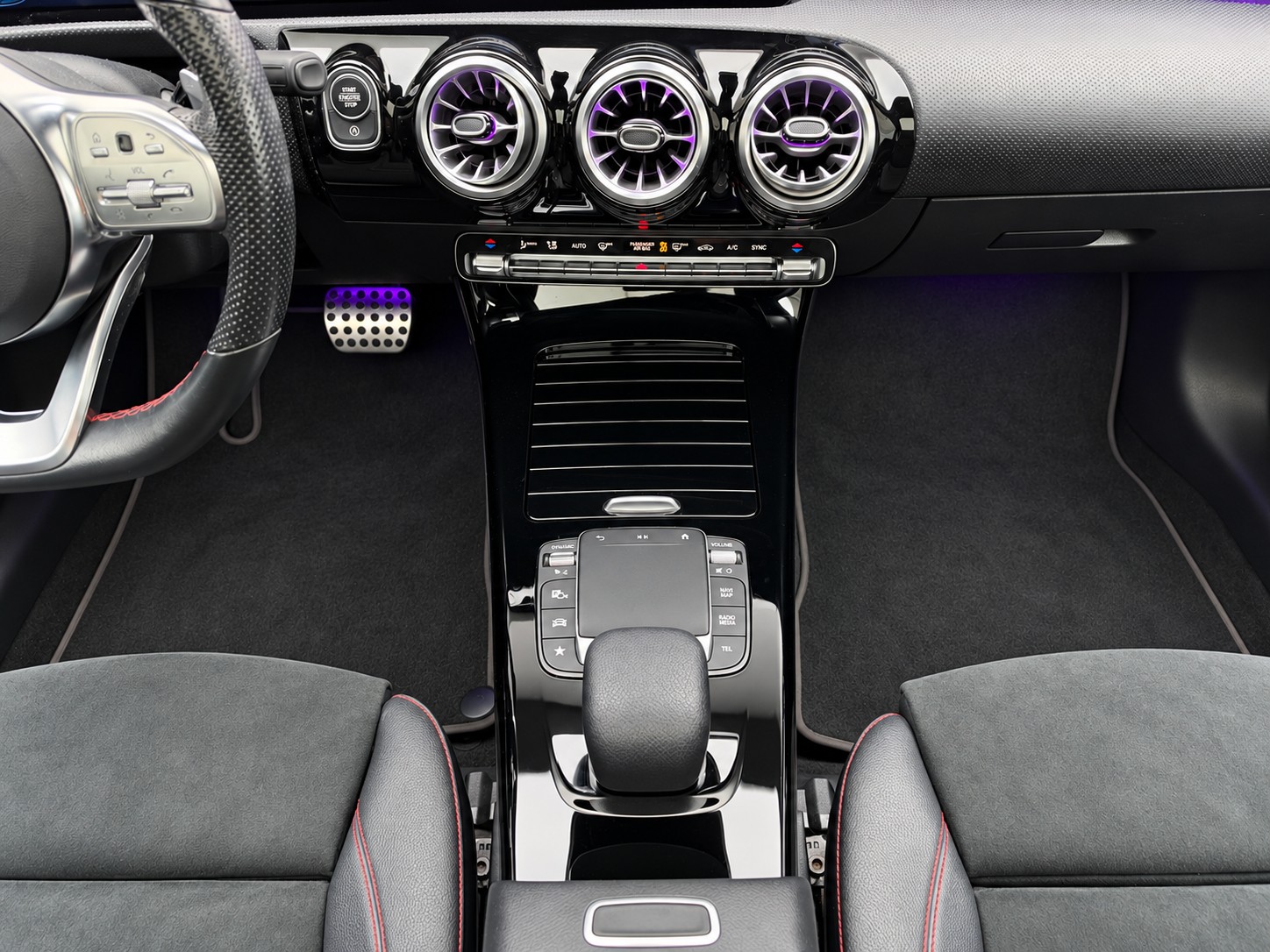 MERCEDES-BENZ A 250 4Matic AMG Line 4Matic 7G-DCT-image-25
