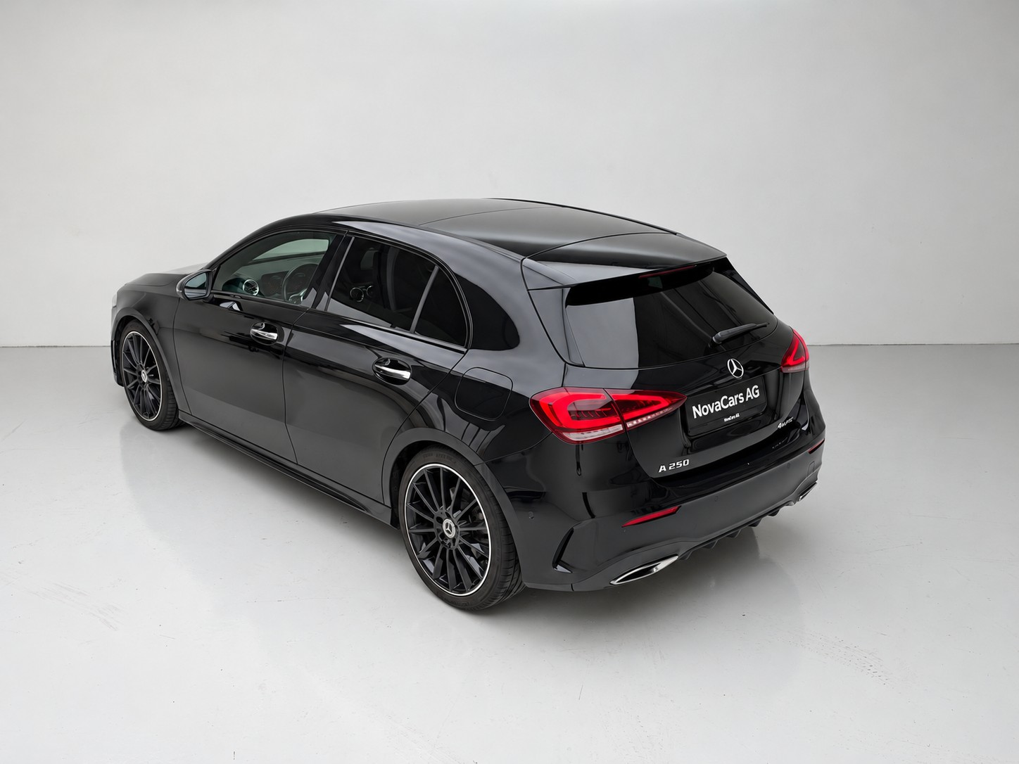 MERCEDES-BENZ A 250 4Matic AMG Line 4Matic 7G-DCT-image-3