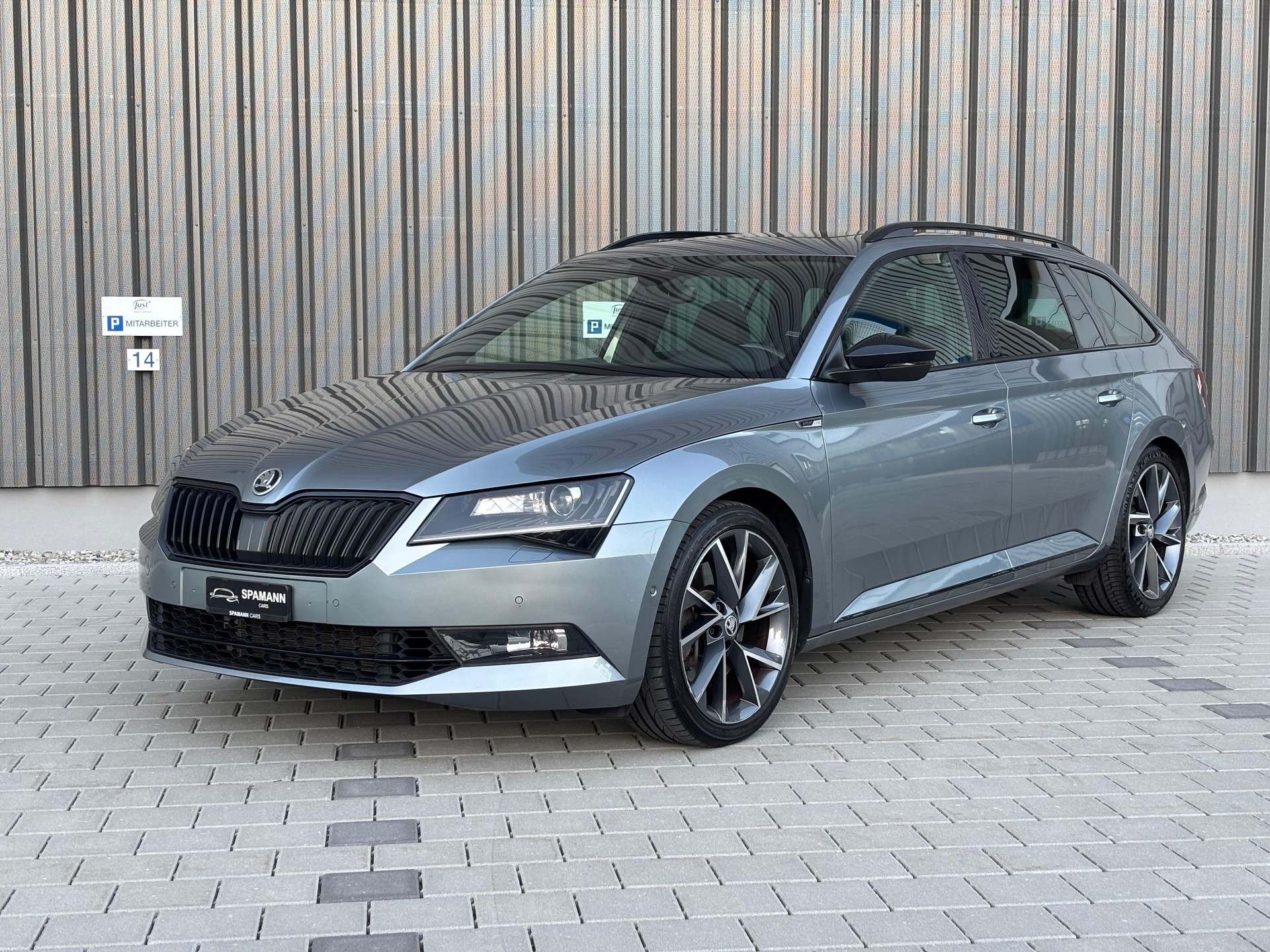 SKODA Superb Combi 2.0 TSI SportLine+ DSG 4x4-image-2