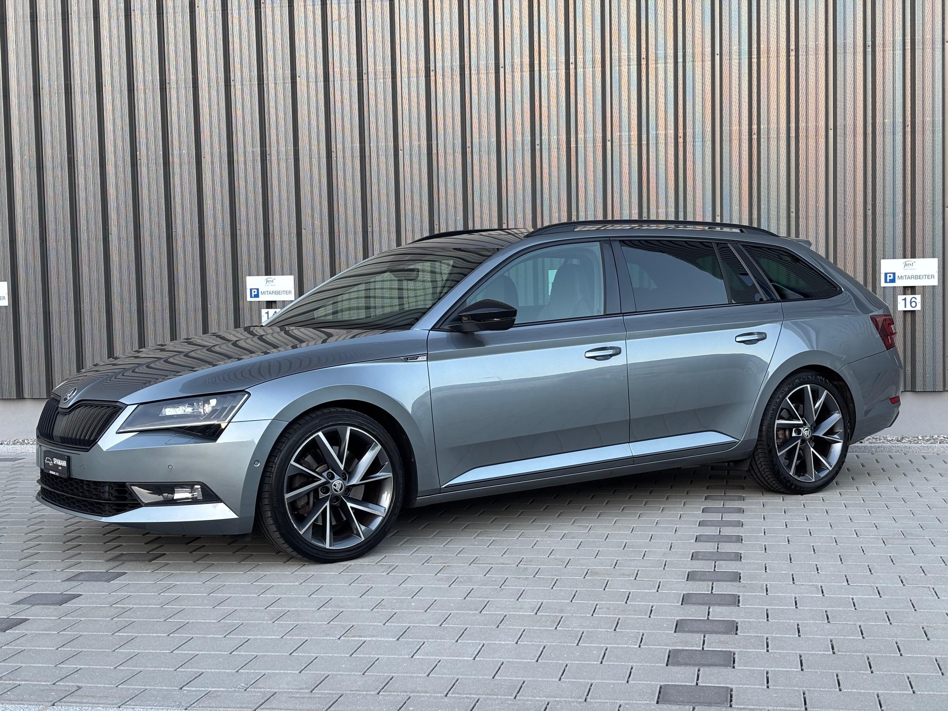 SKODA Superb Combi 2.0 TSI SportLine+ DSG 4x4-image-3