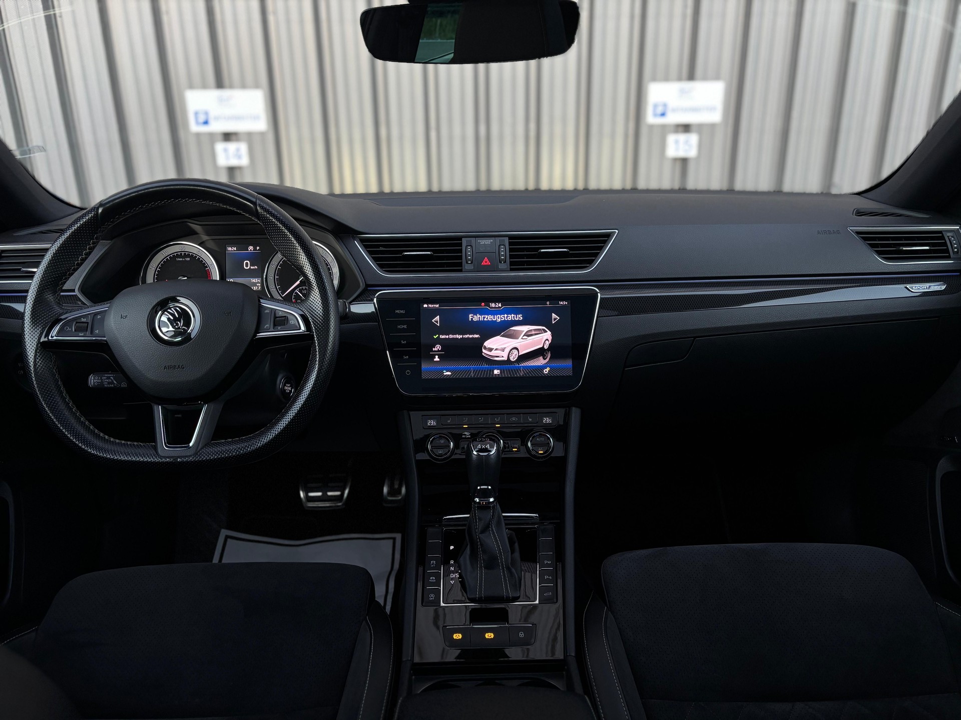SKODA Superb Combi 2.0 TSI SportLine+ DSG 4x4-image-14