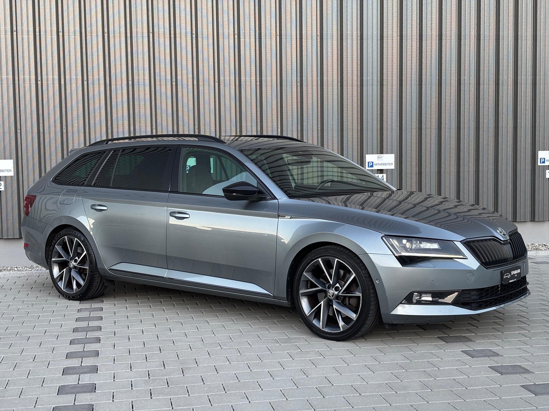 SKODA Superb Combi 2.0 TSI SportLine+ DSG 4x4-image-10