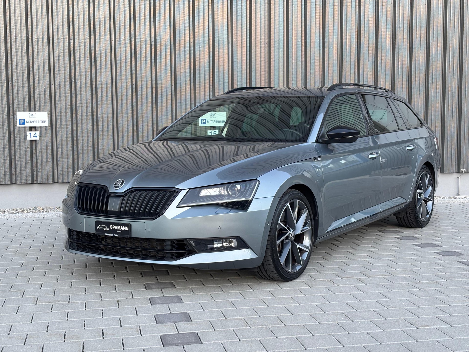 SKODA Superb Combi 2.0 TSI SportLine+ DSG 4x4-image-1