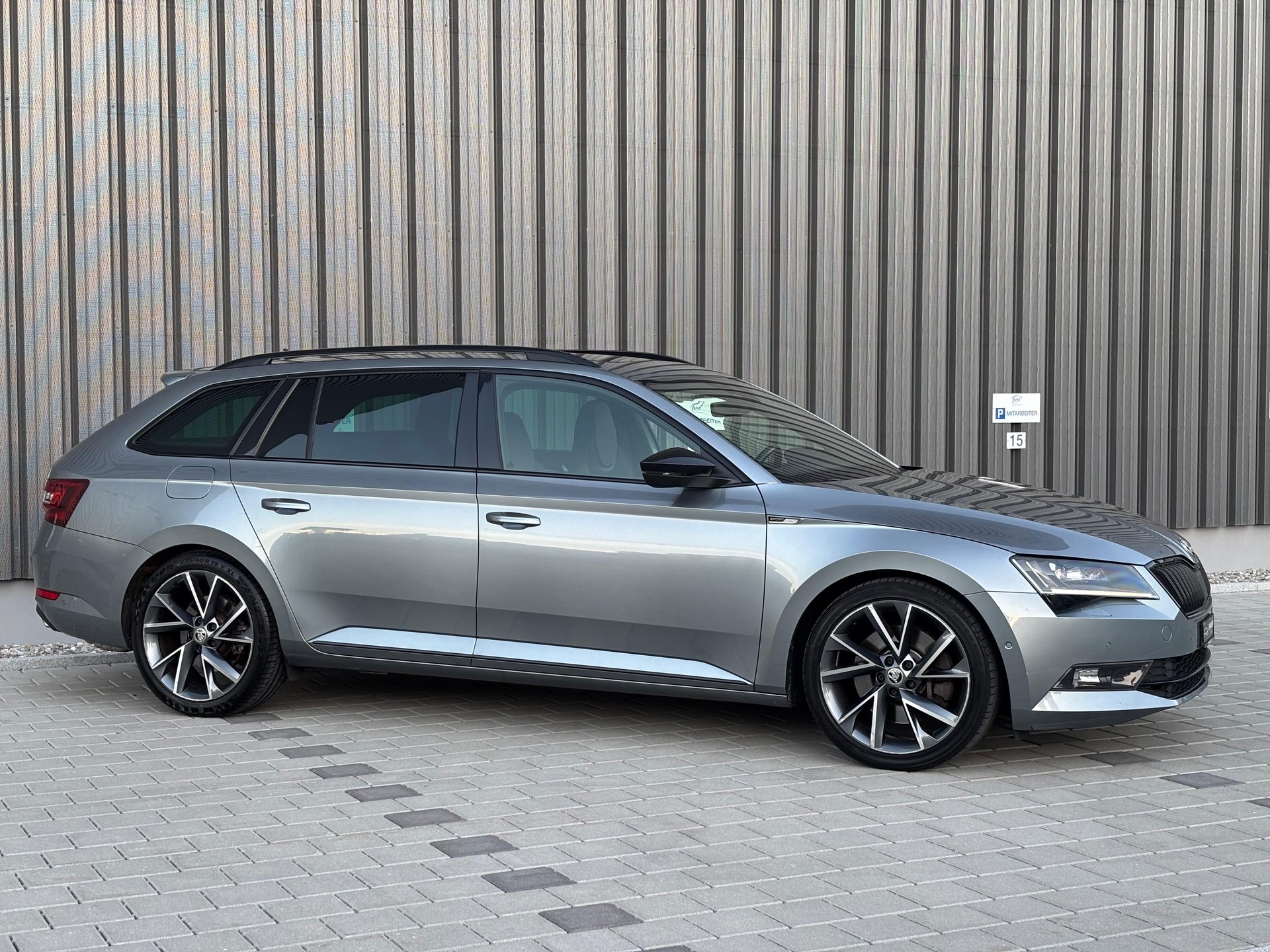 SKODA Superb Combi 2.0 TSI SportLine+ DSG 4x4-image-9