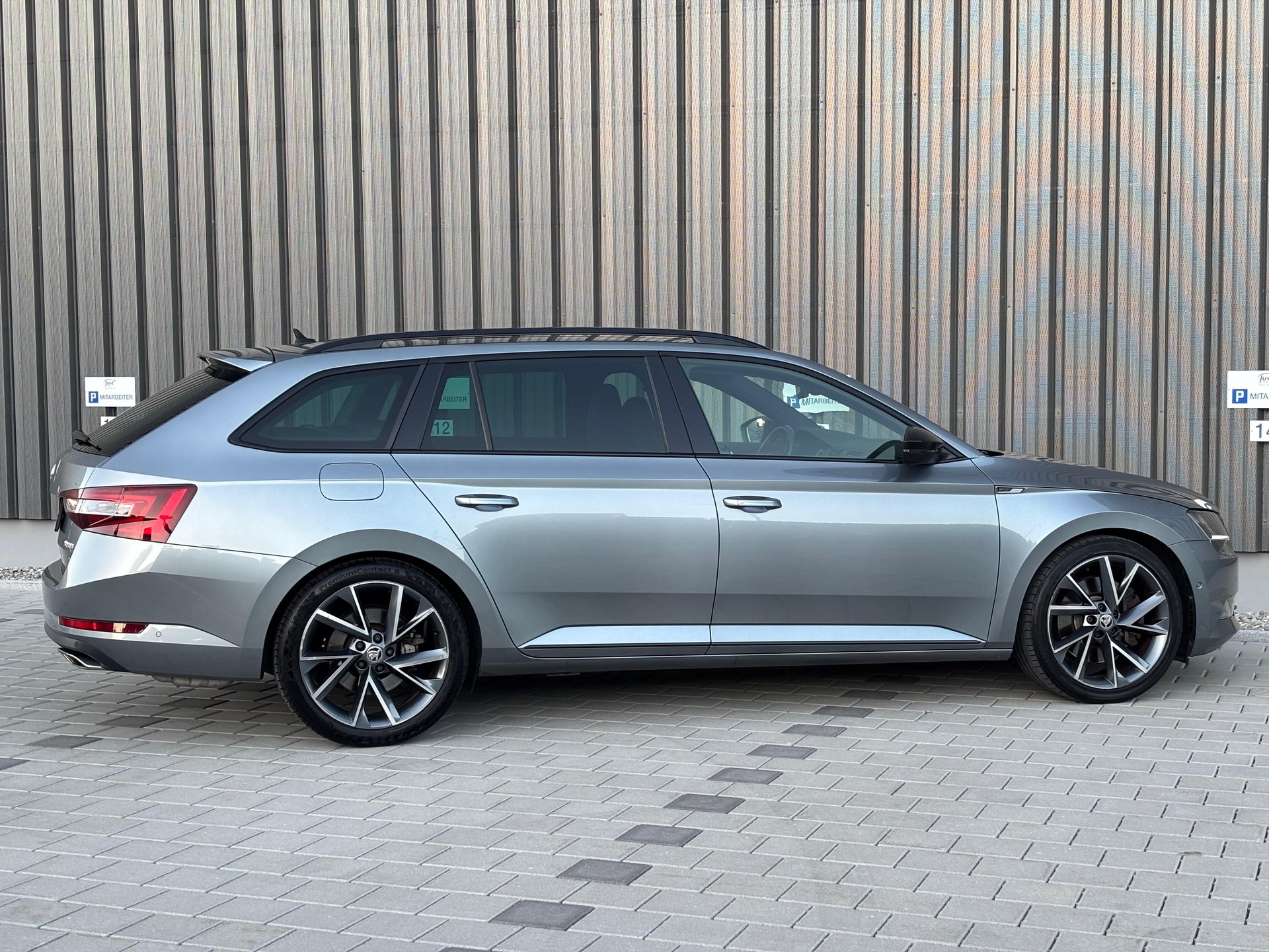 SKODA Superb Combi 2.0 TSI SportLine+ DSG 4x4-image-8