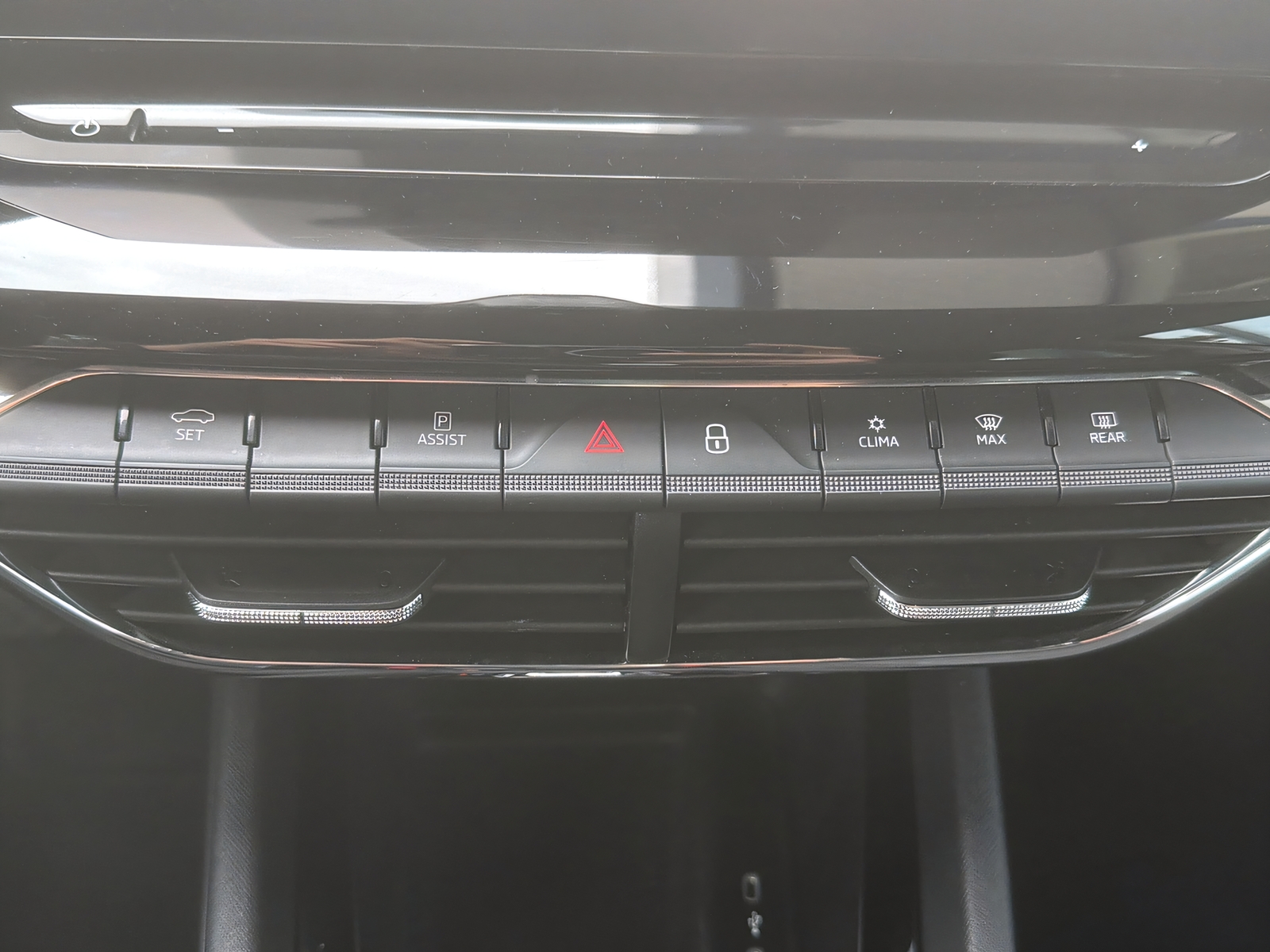 SKODA Octavia Combi 2.0 TDI 150 Style DSG-image-16