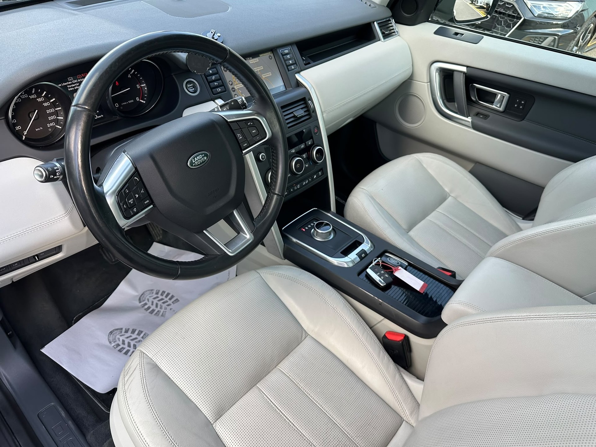LAND ROVER Discovery Sport 2.0 TD4 HSE Luxury AT9-image-14