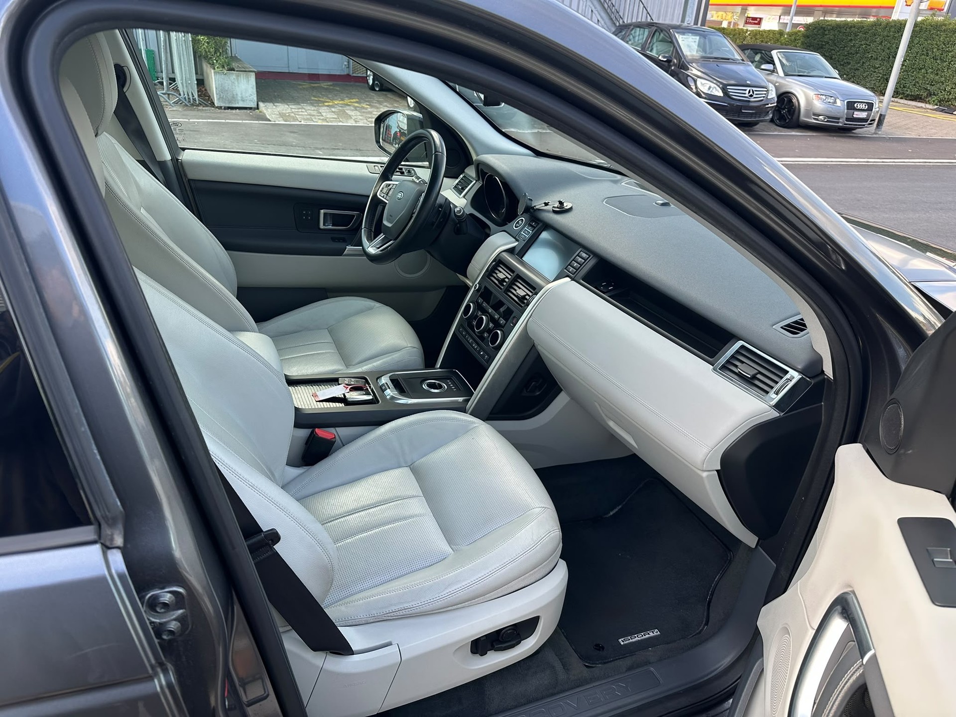 LAND ROVER Discovery Sport 2.0 TD4 HSE Luxury AT9-image-21