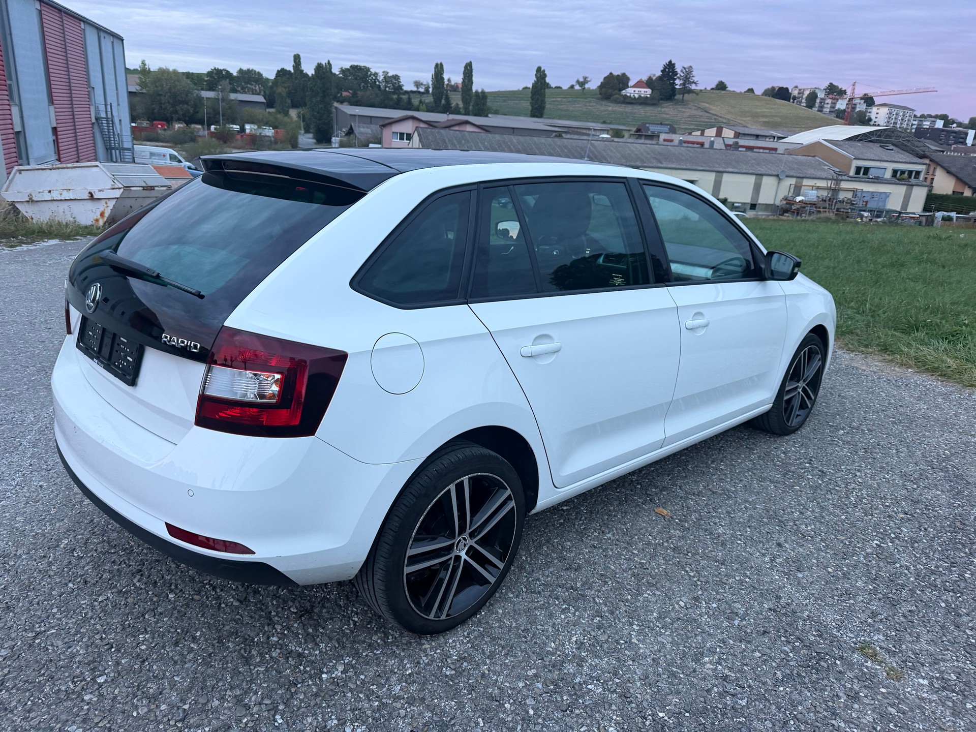 SKODA Rapid Spaceback 1.2 TSI Ambition-image-7