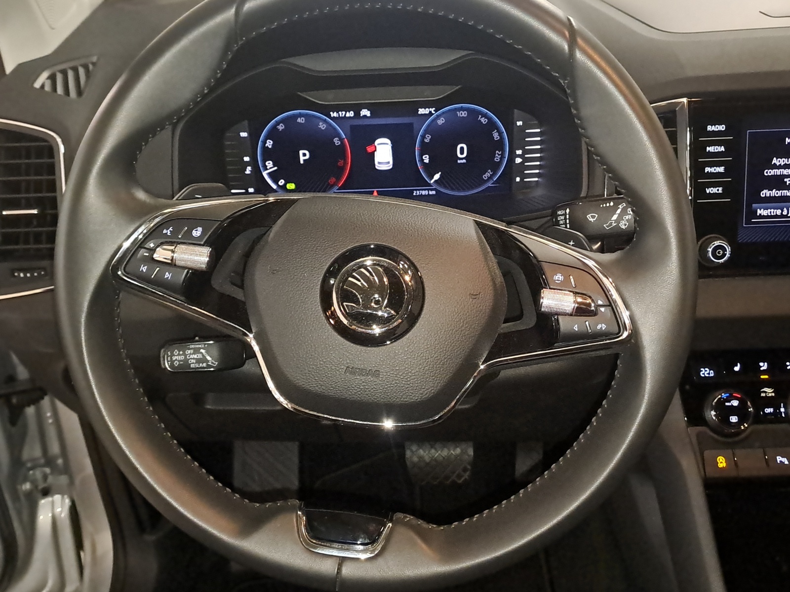 SKODA Karoq 1.5 TSI Ambition DSG-image-9
