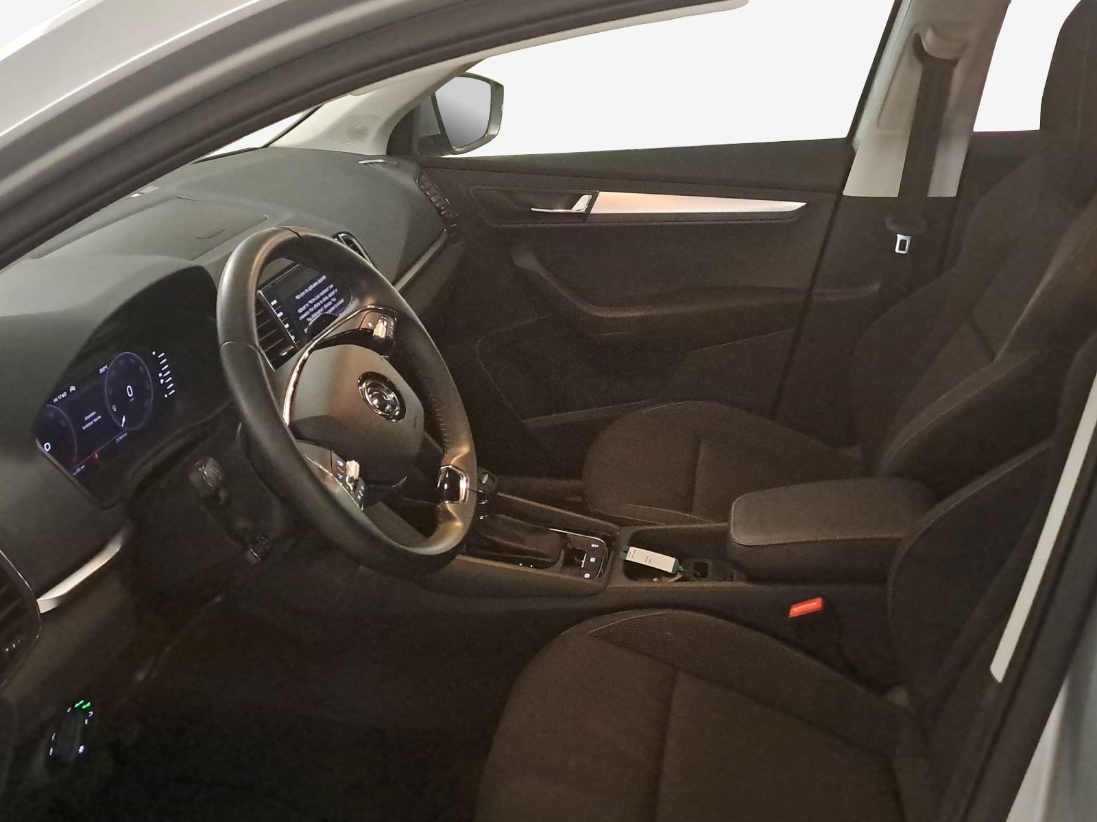 SKODA Karoq 1.5 TSI Ambition DSG-image-7