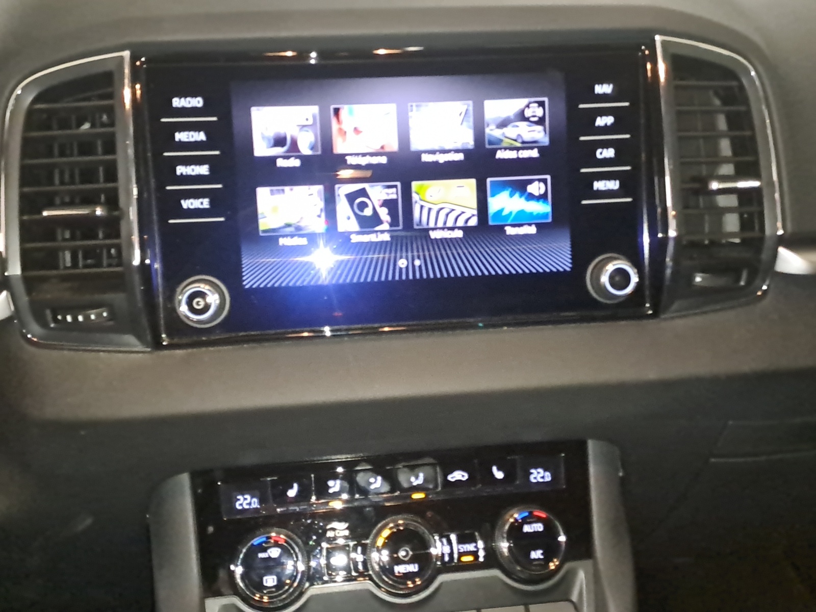 SKODA Karoq 1.5 TSI Ambition DSG-image-10