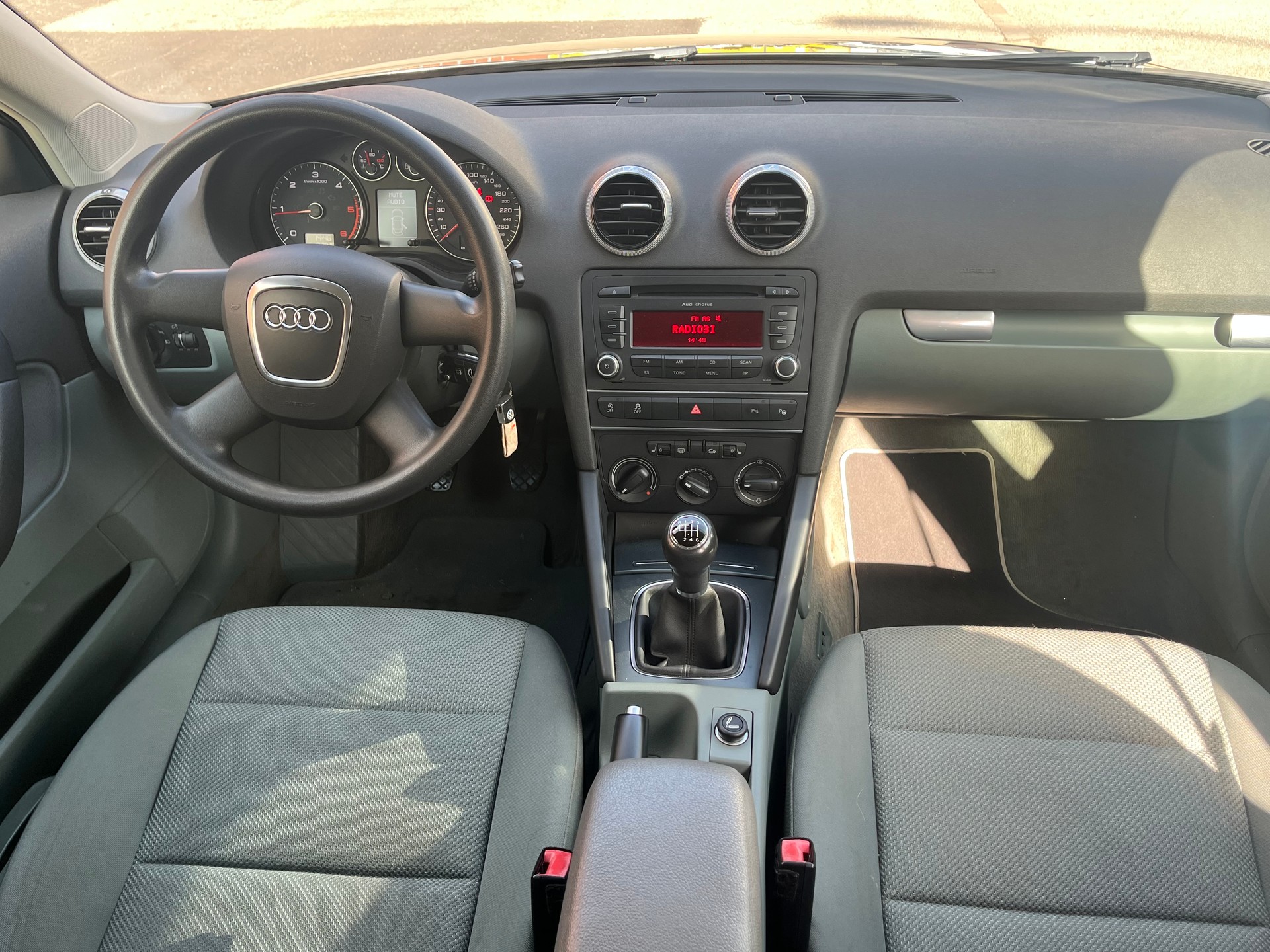 AUDI A3 Sportback 2.0 TDI Ambition-image-10