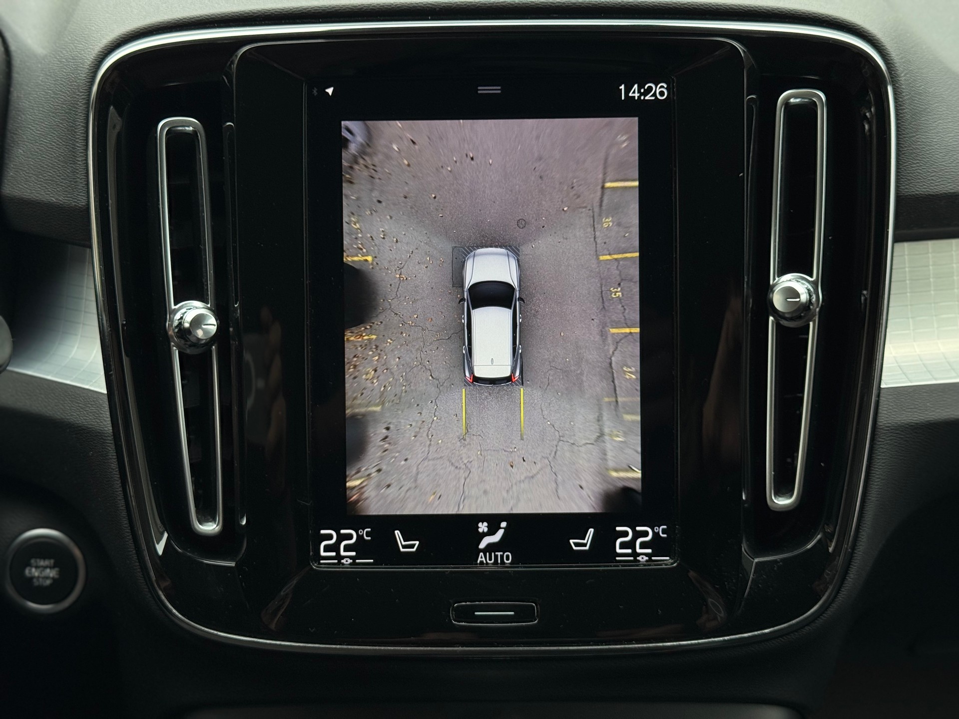VOLVO XC40 T3 Momentum-image-15