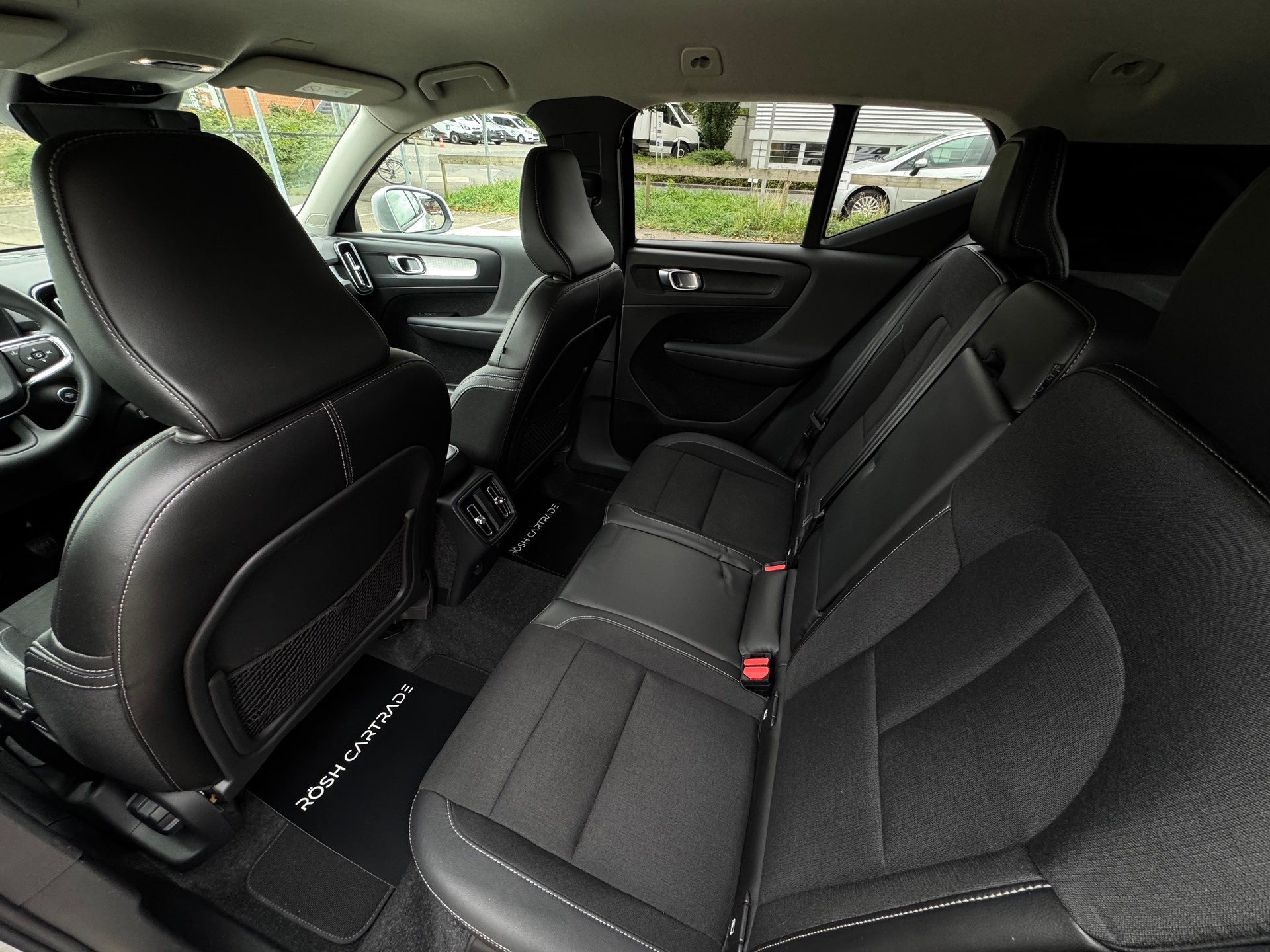 VOLVO XC40 T3 Momentum-image-9